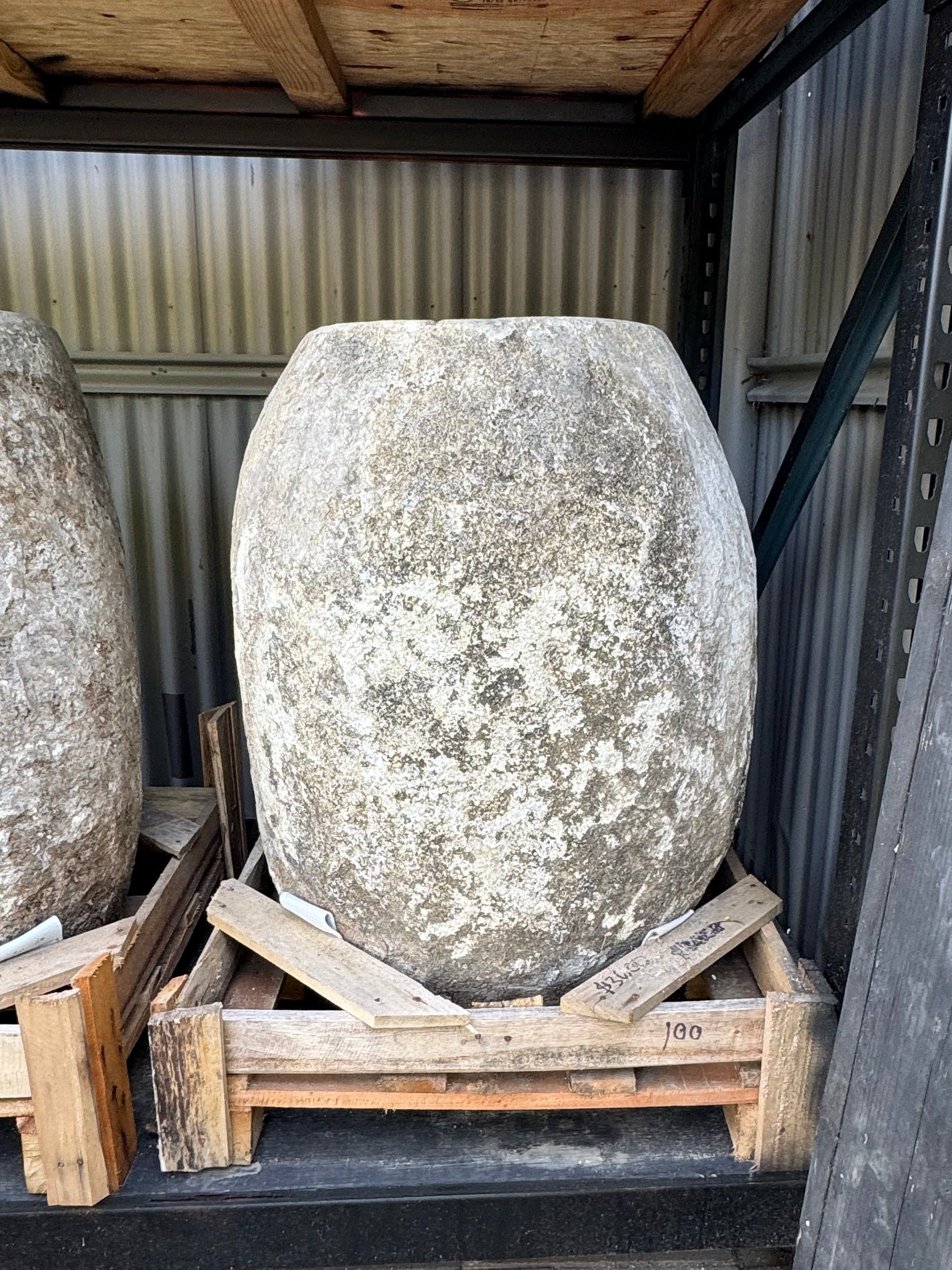 Aged Limestone 100