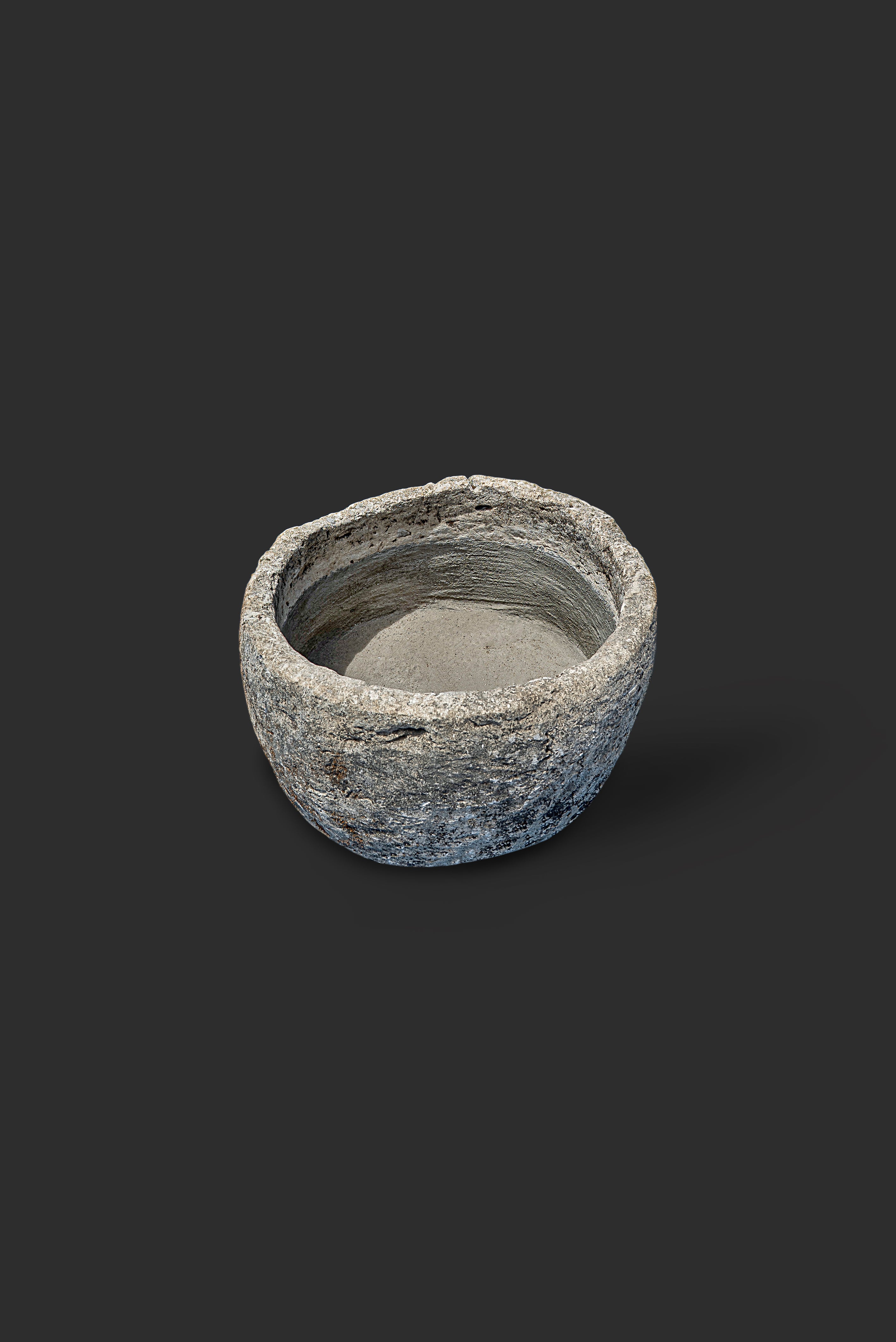 limestone-planter-1029-4