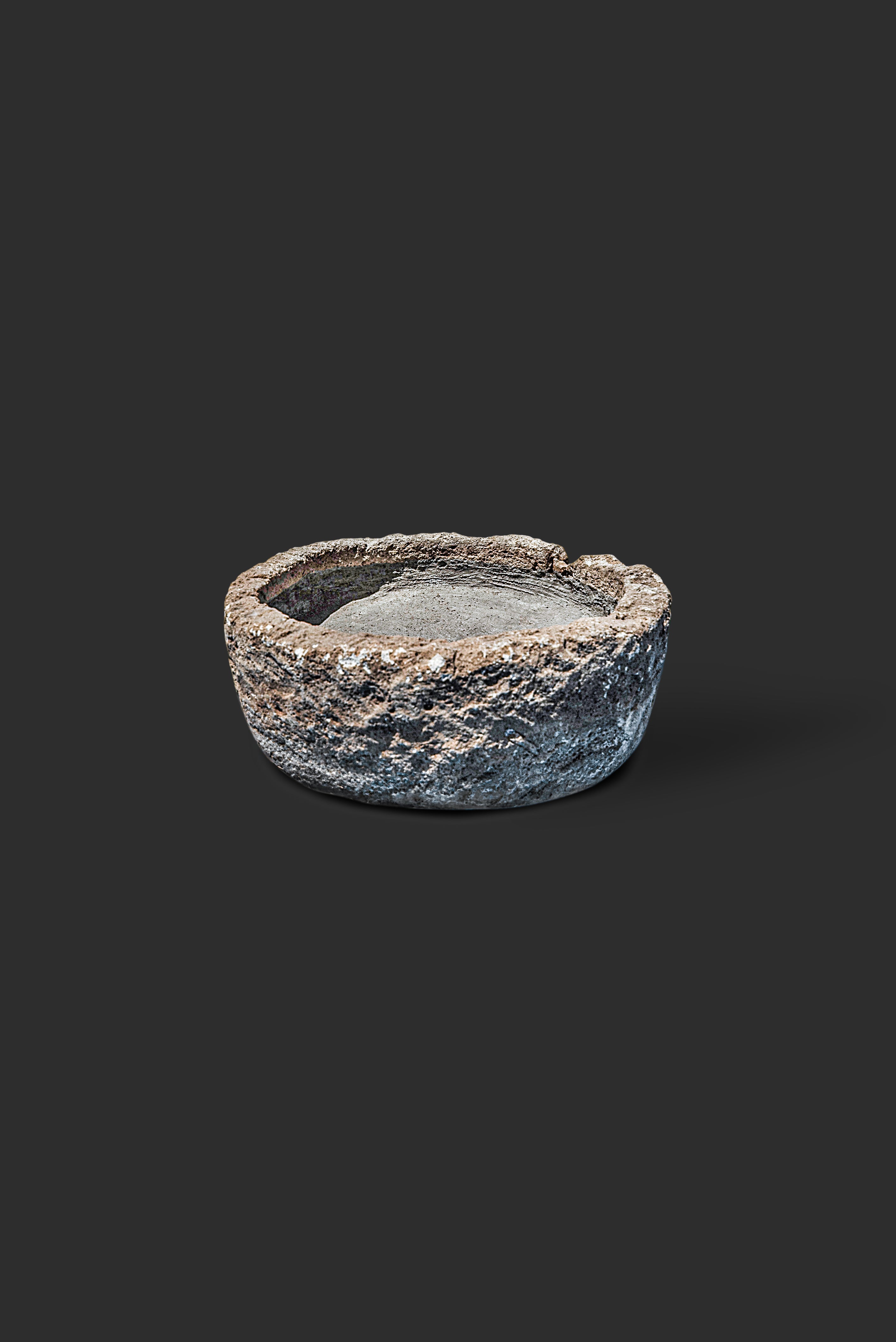 limestone-planter-1030-1