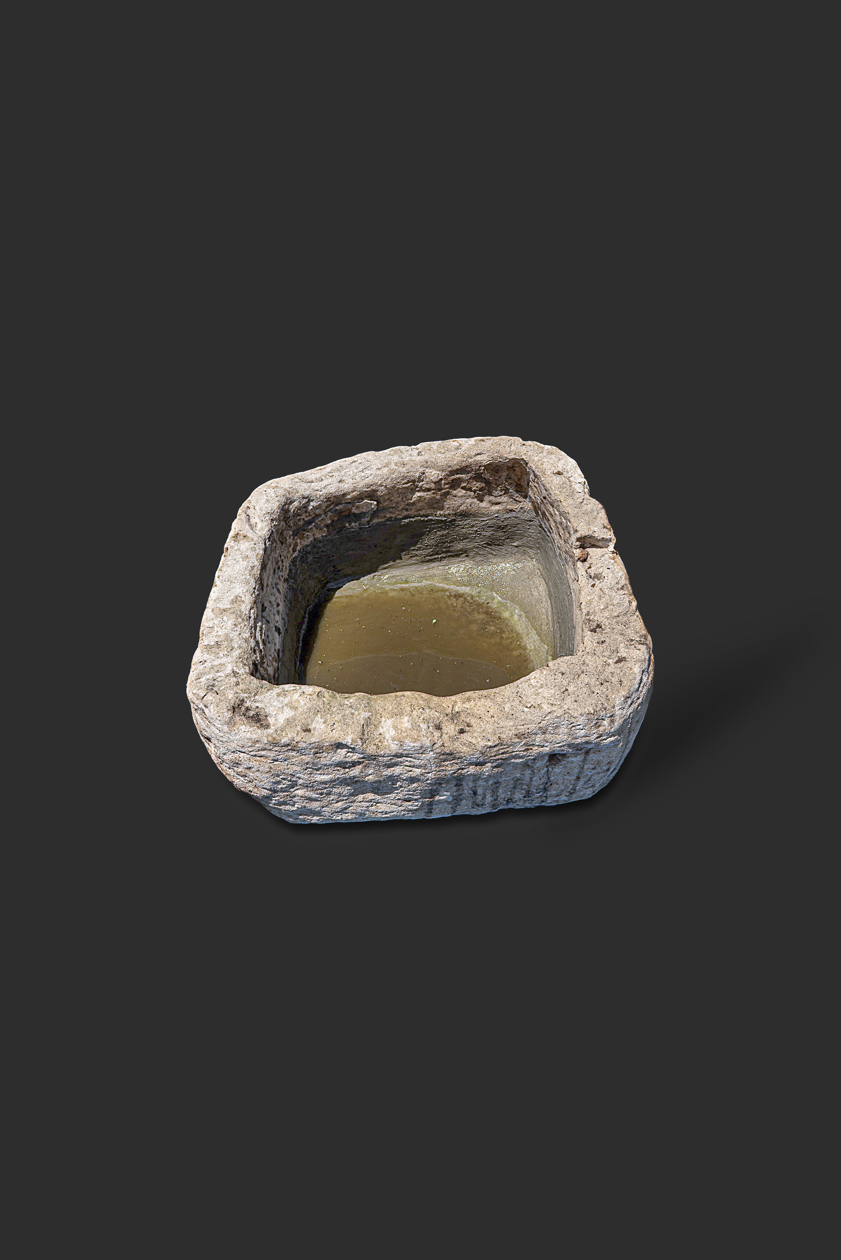 limestone-planter-1031-4
