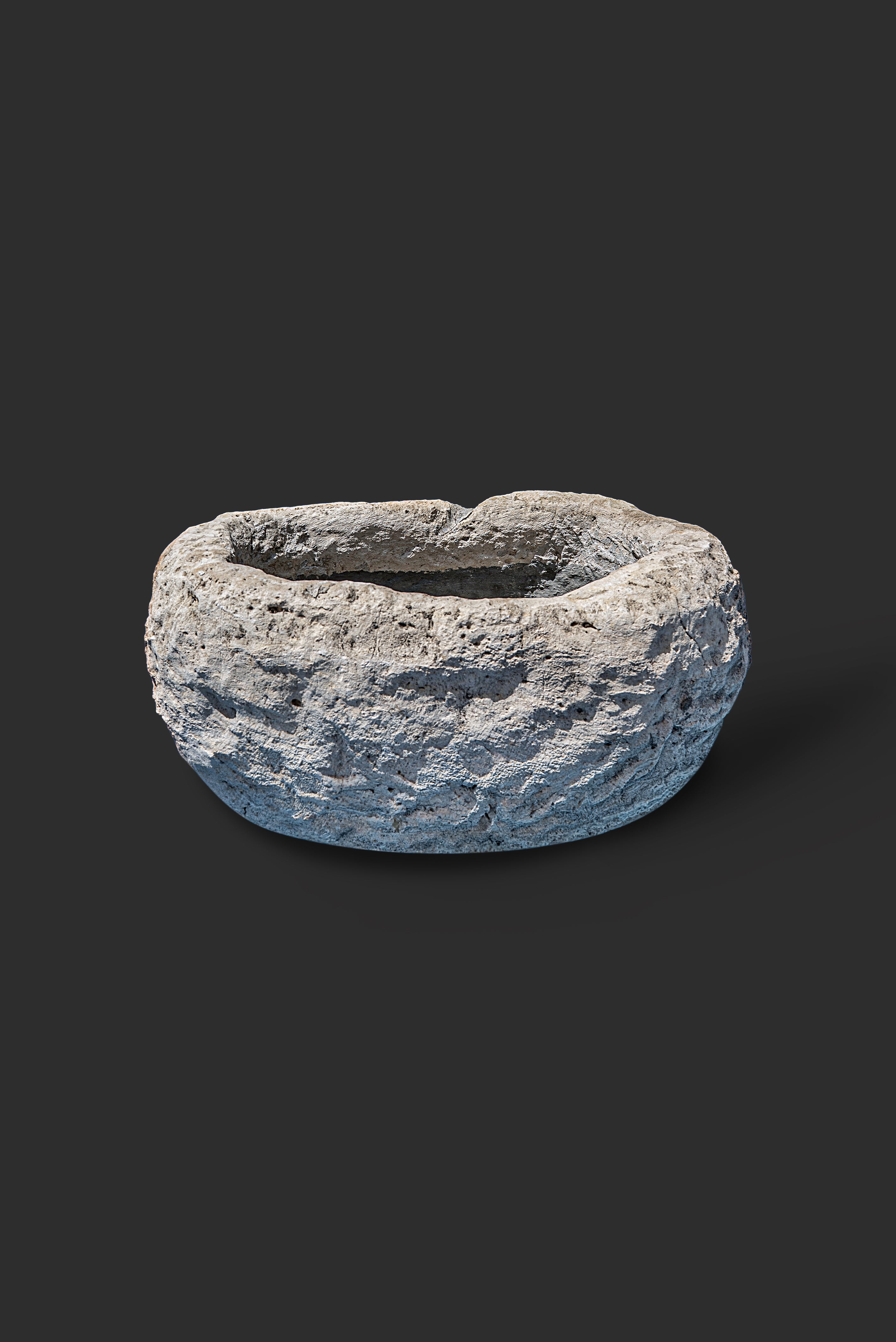 limestone-planter-1032-1