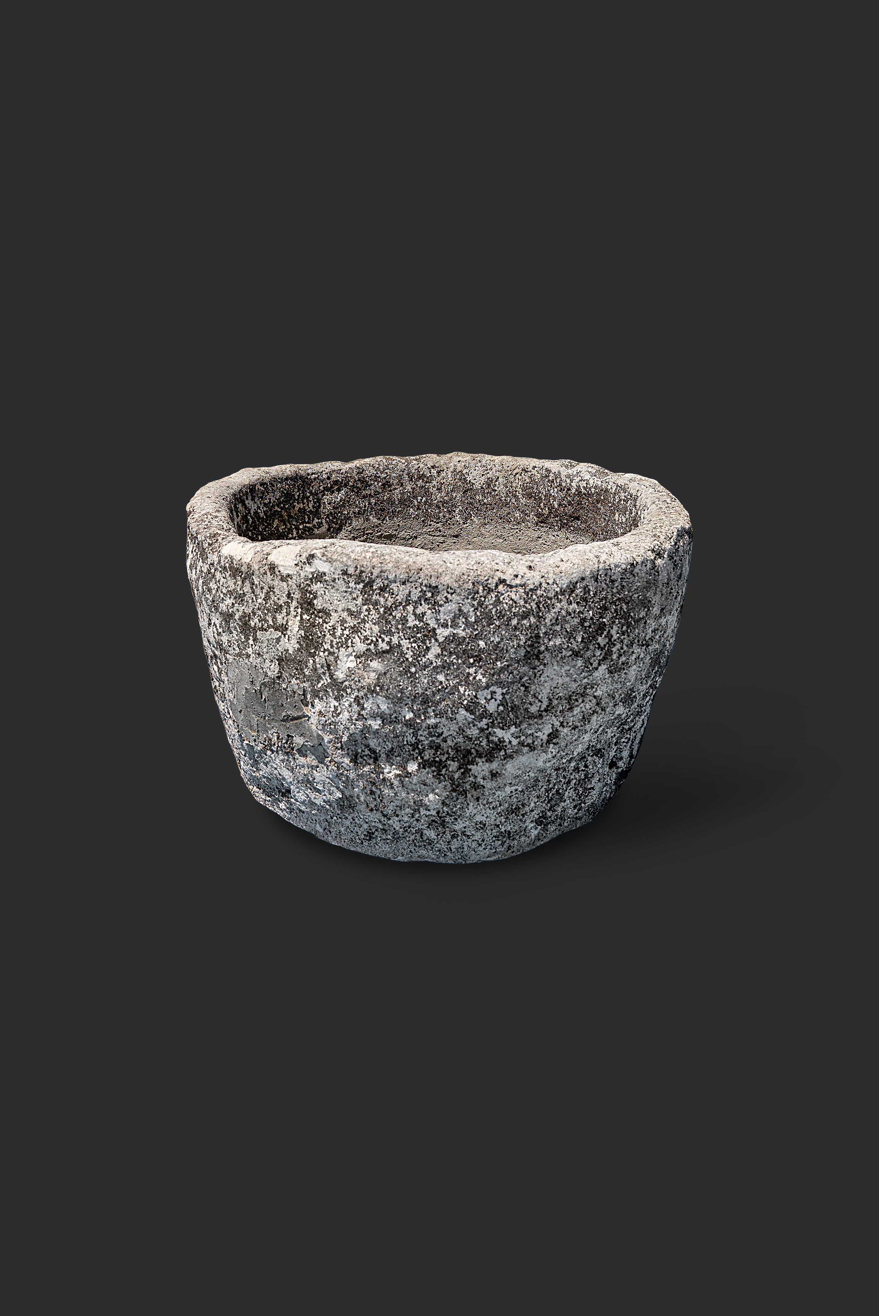 limestone-planter-1033-1
