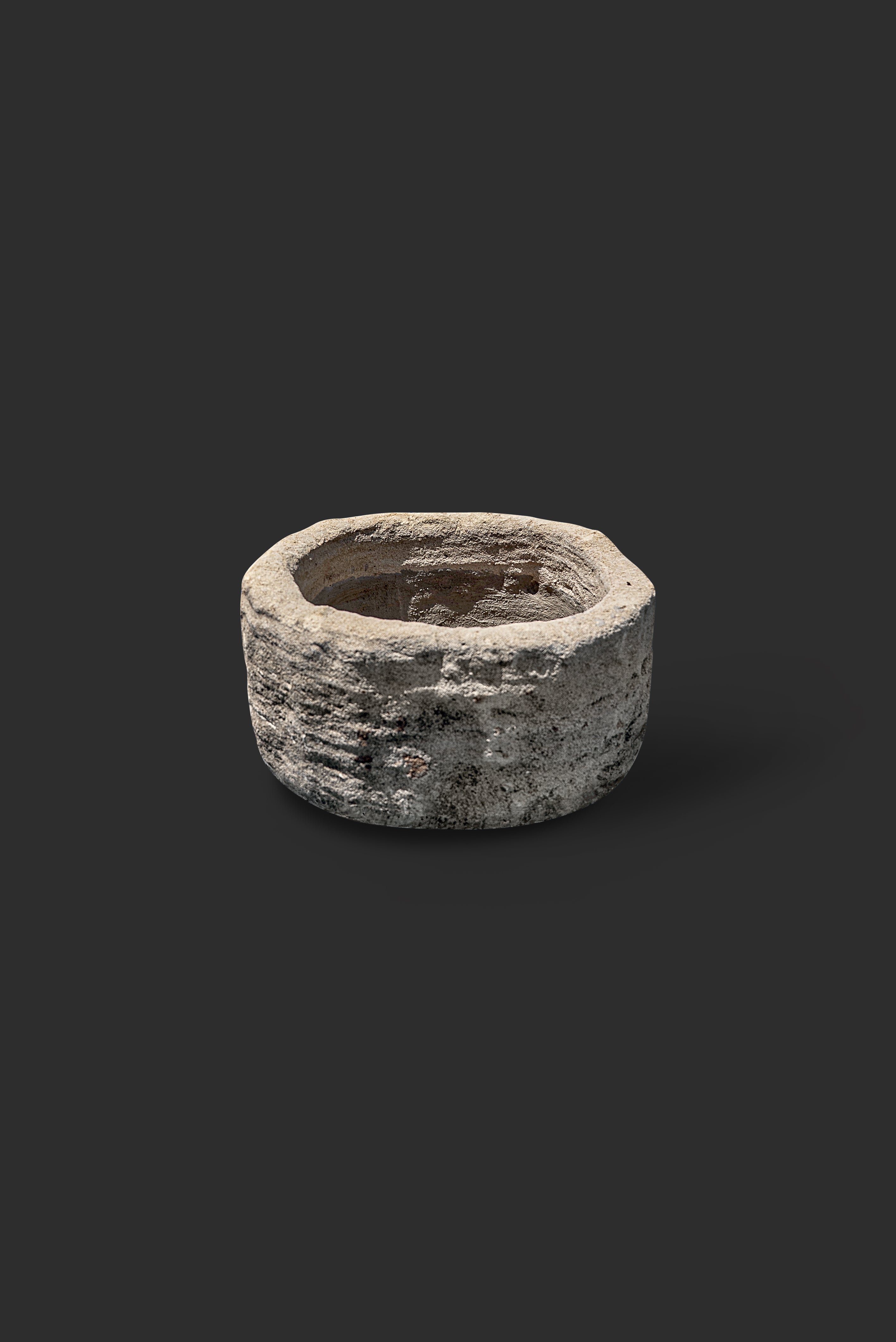 limestone-planter-1036-2