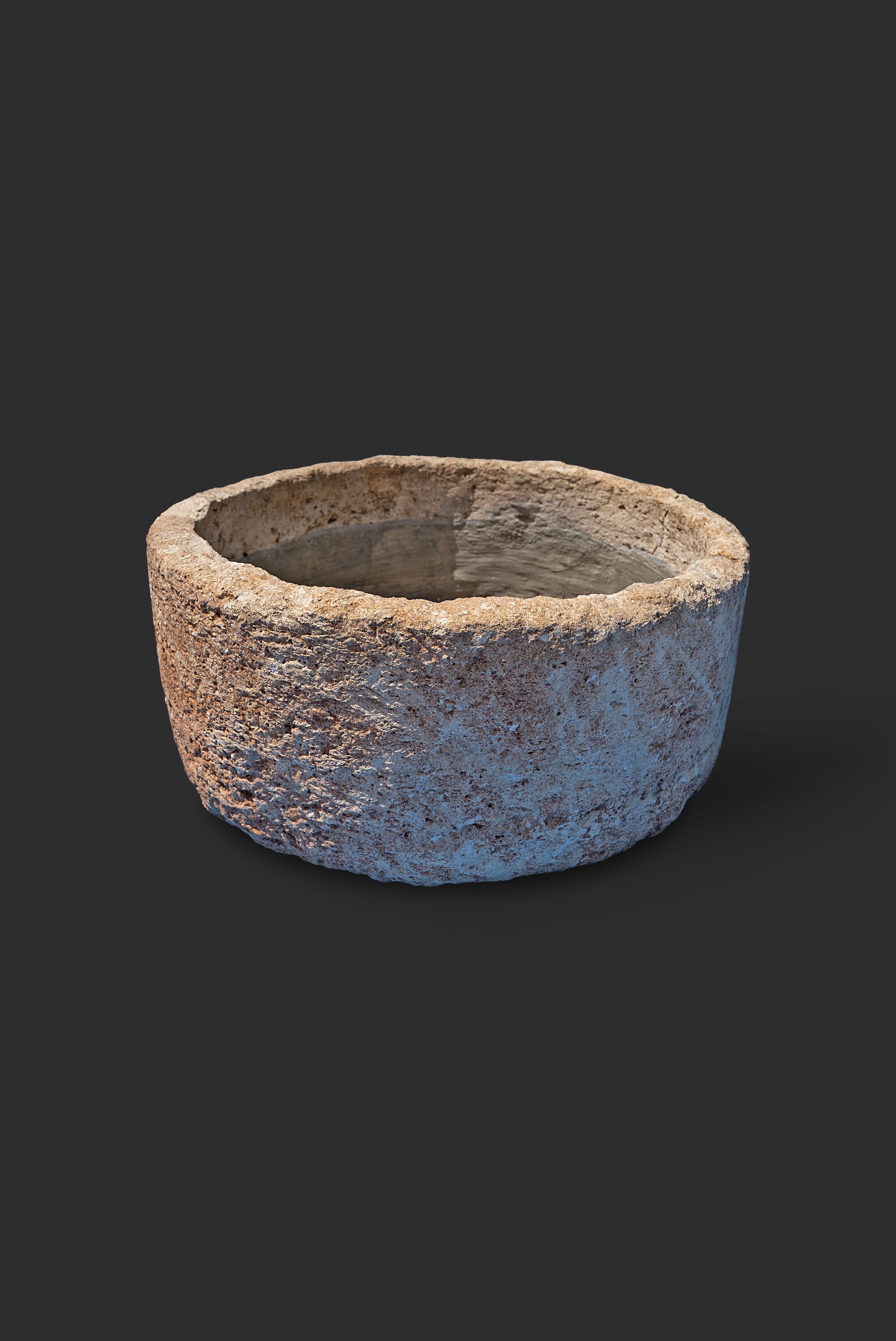 limestone-planter-1044-1