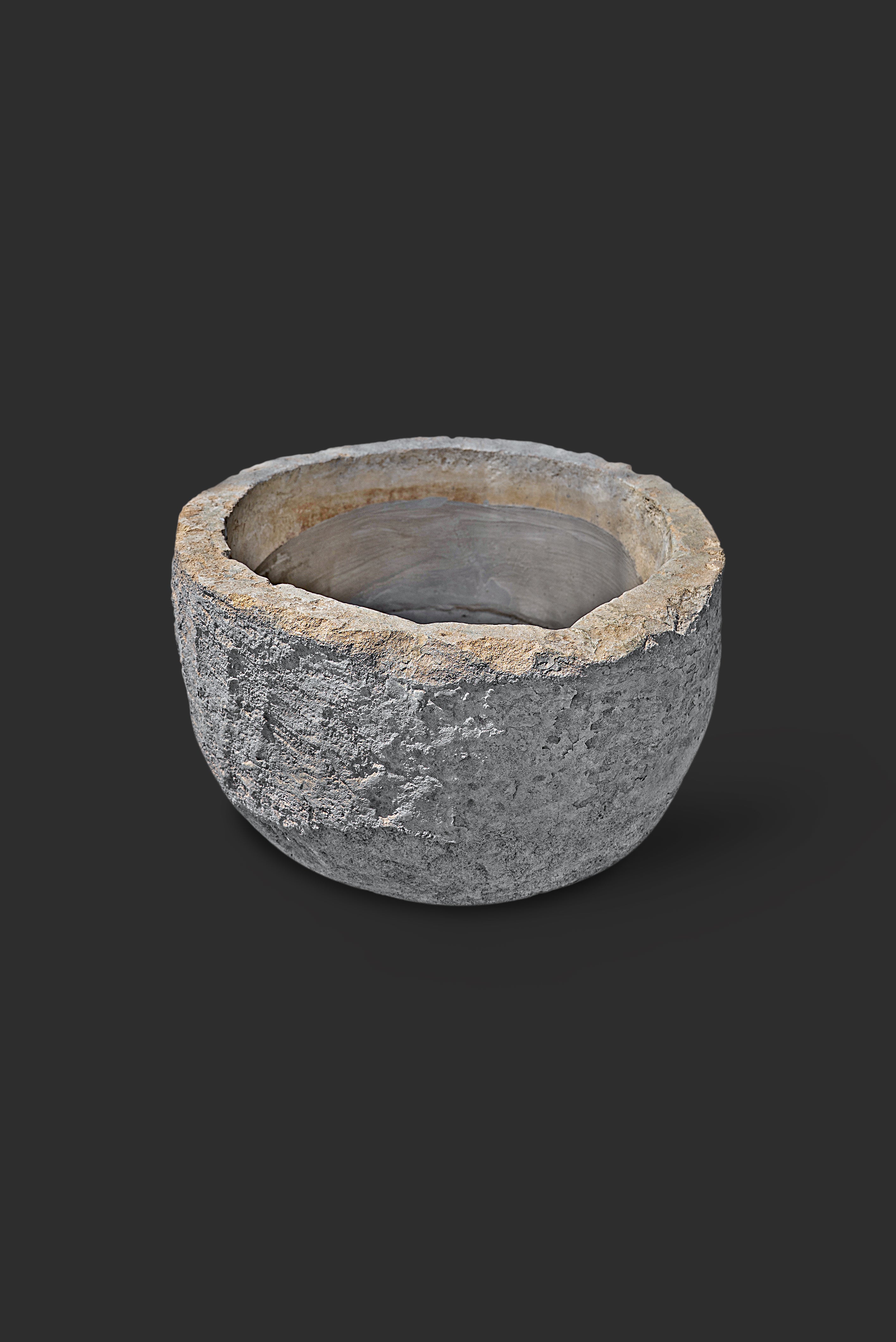 limestone-planter-1045-2