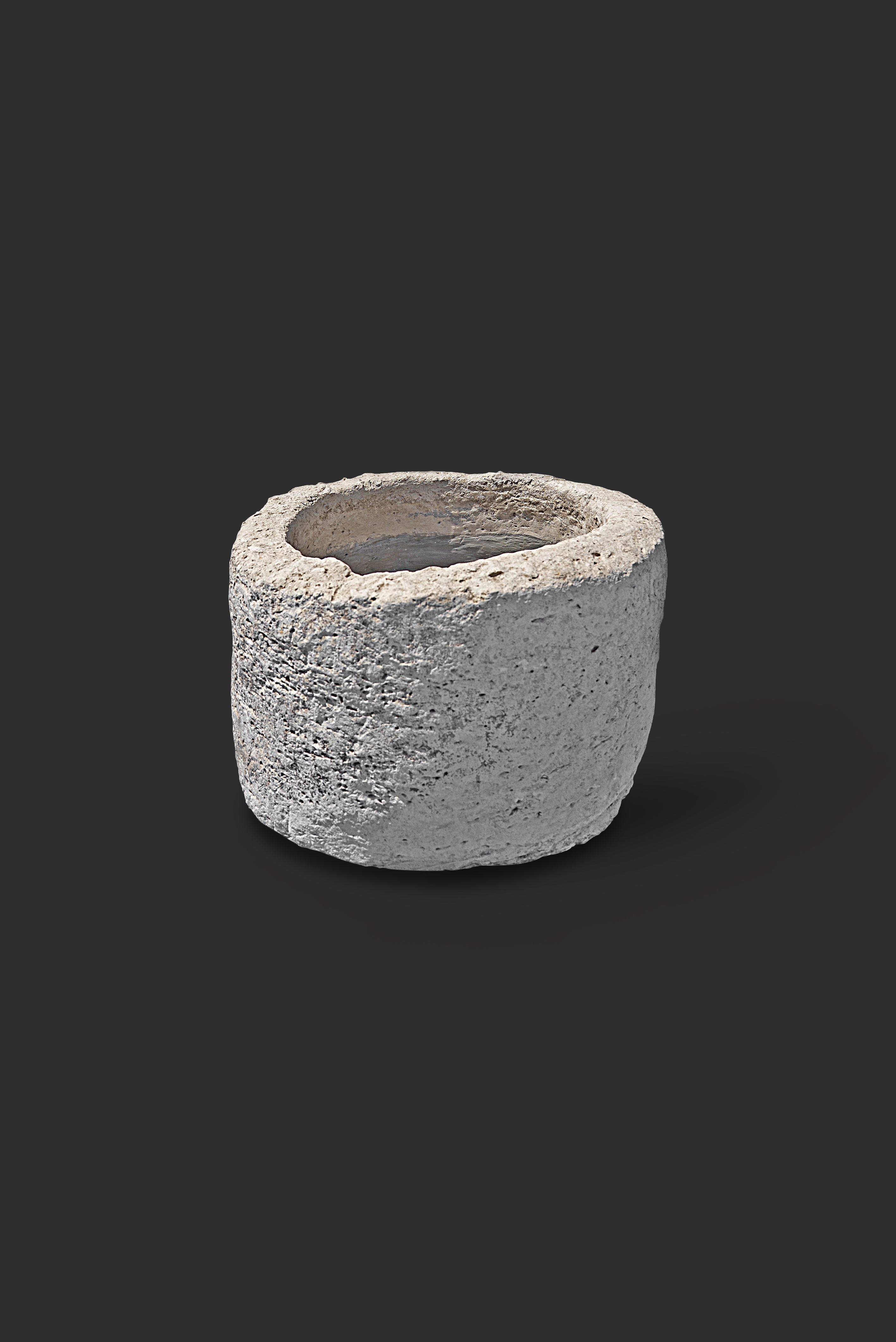 limestone-planter-1047-1