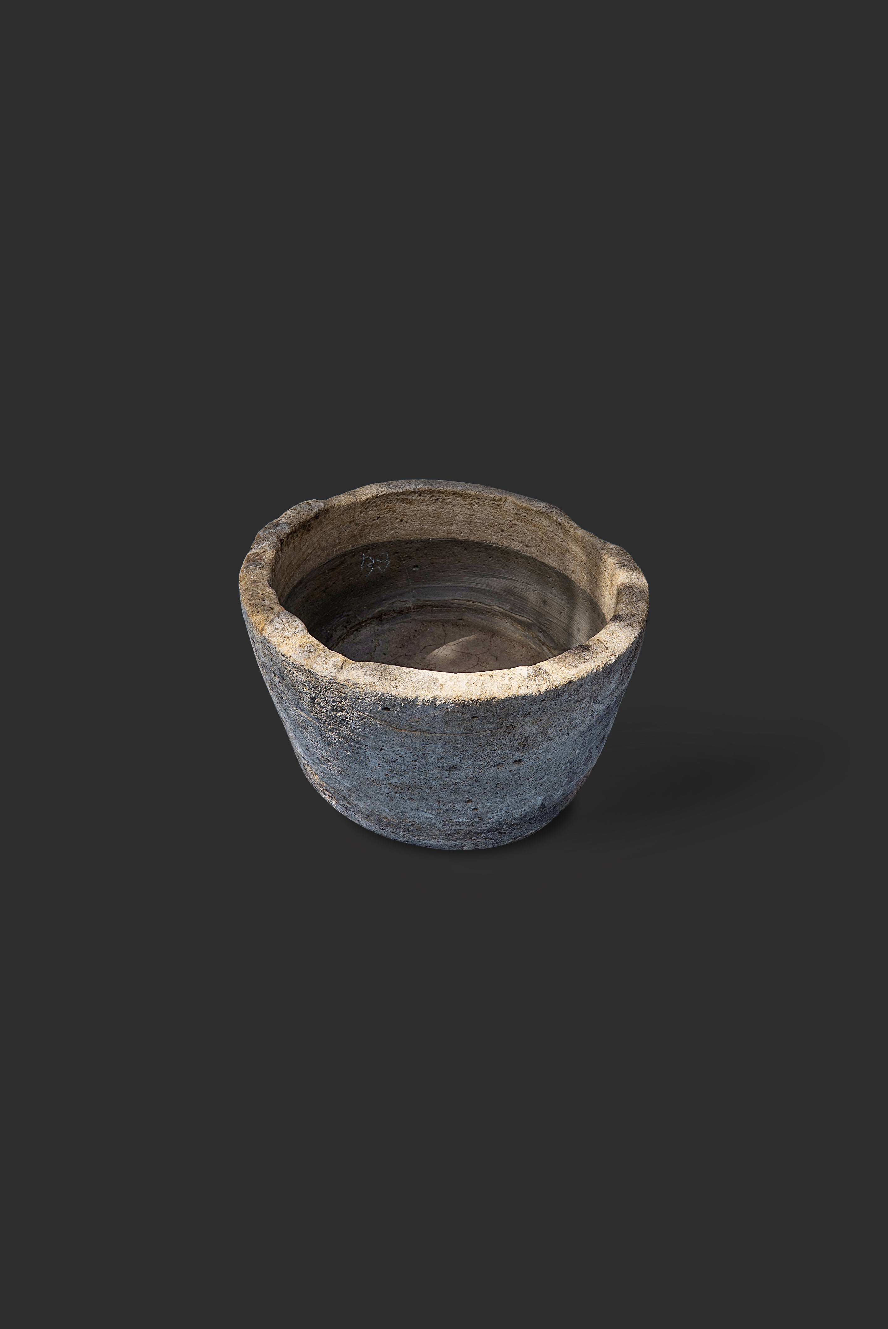 limestone-planter-1053-4