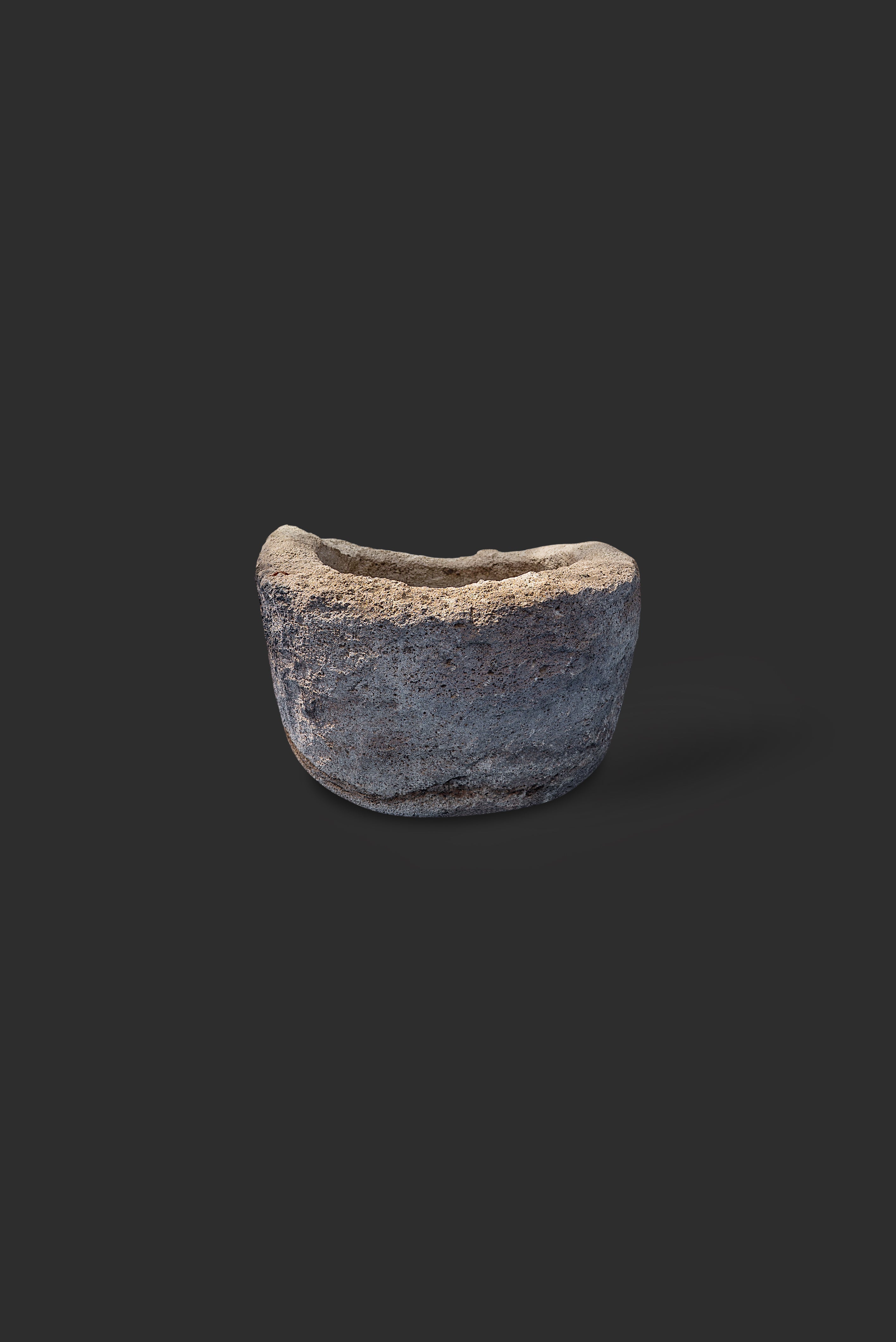 limestone-planter-1055-3
