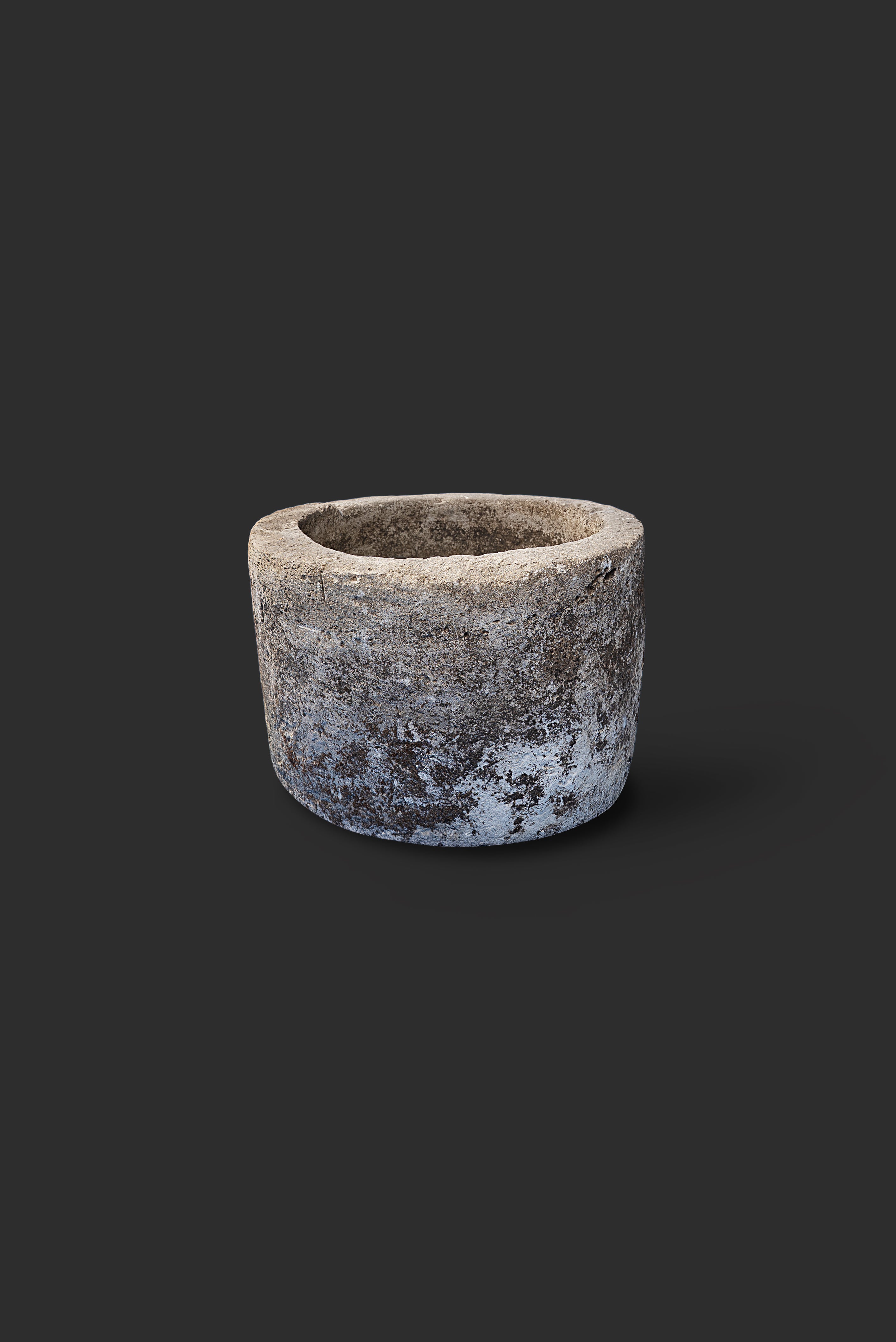 limestone-planter-1057-1