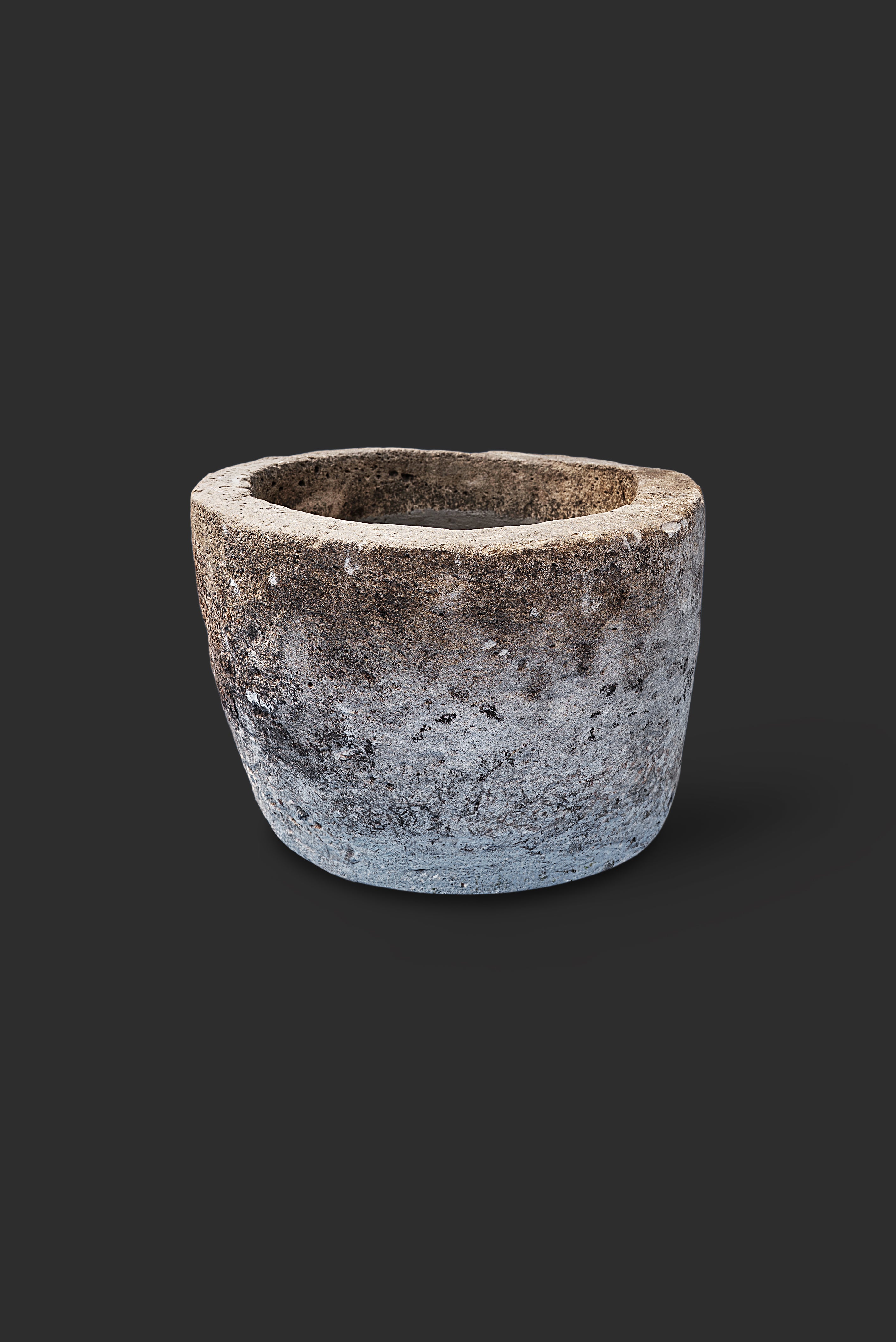 limestone-planter-1057-3