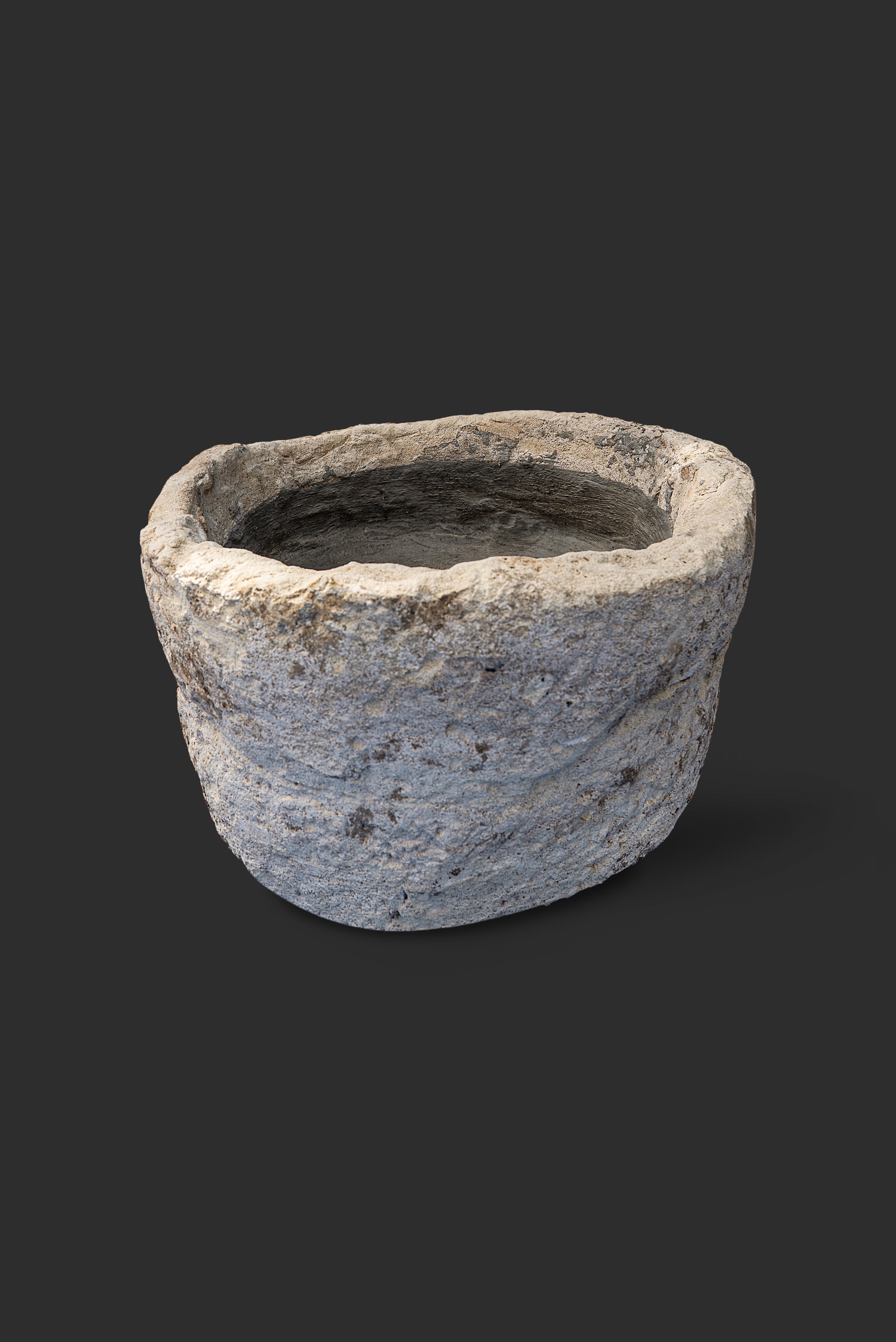 limestone-planter-1061-1