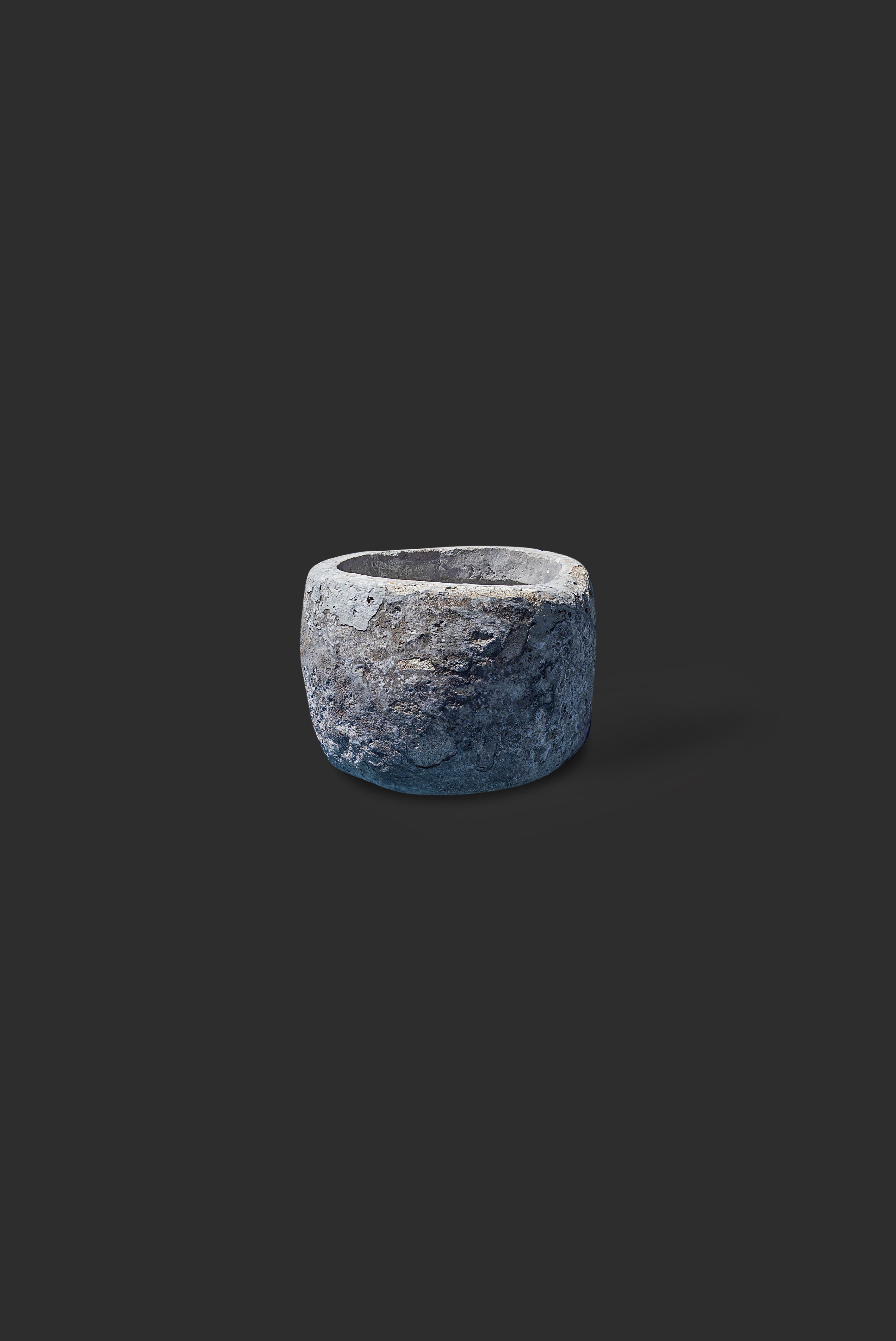 limestone-planter-1065-3