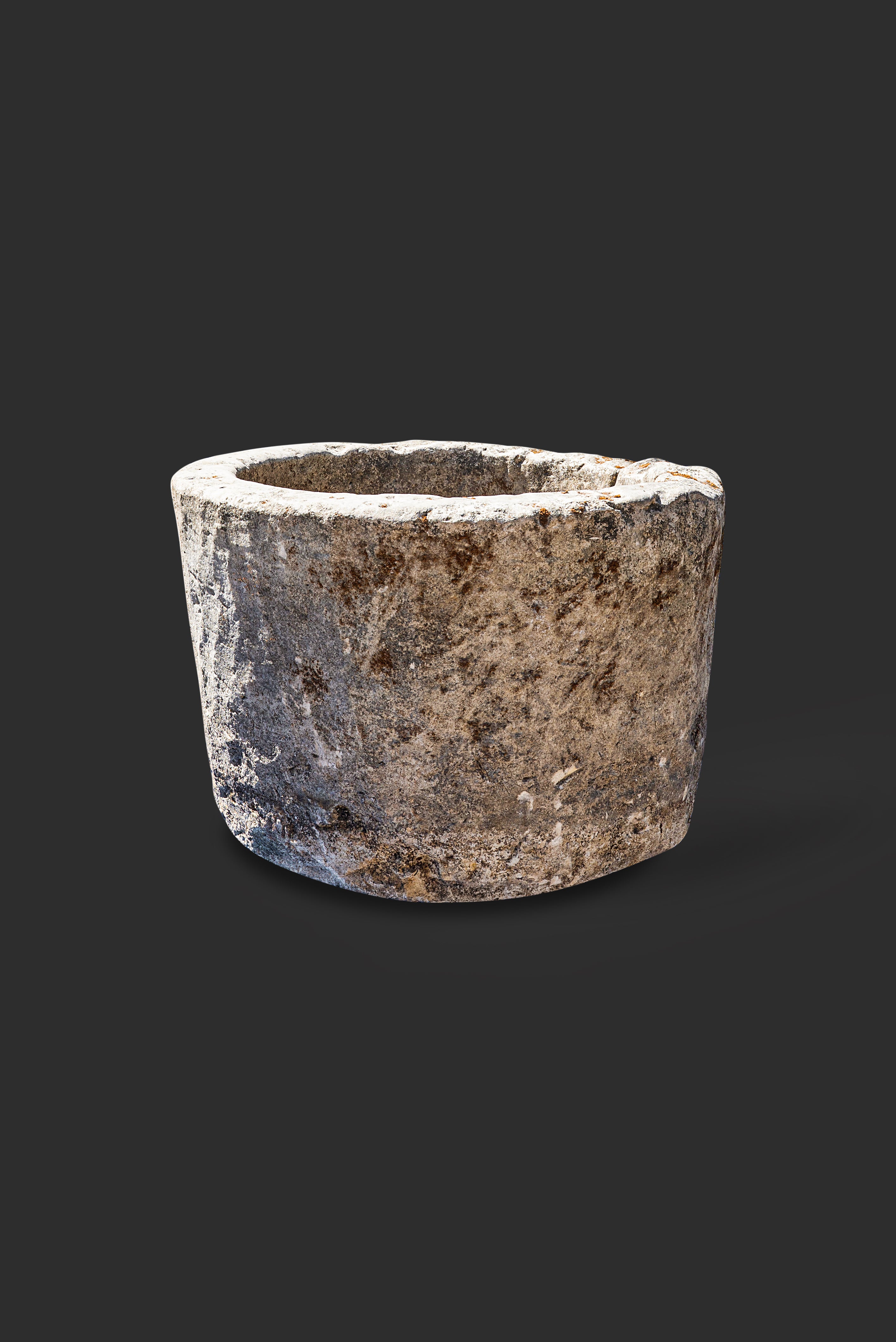 limestone-planter-1067-1