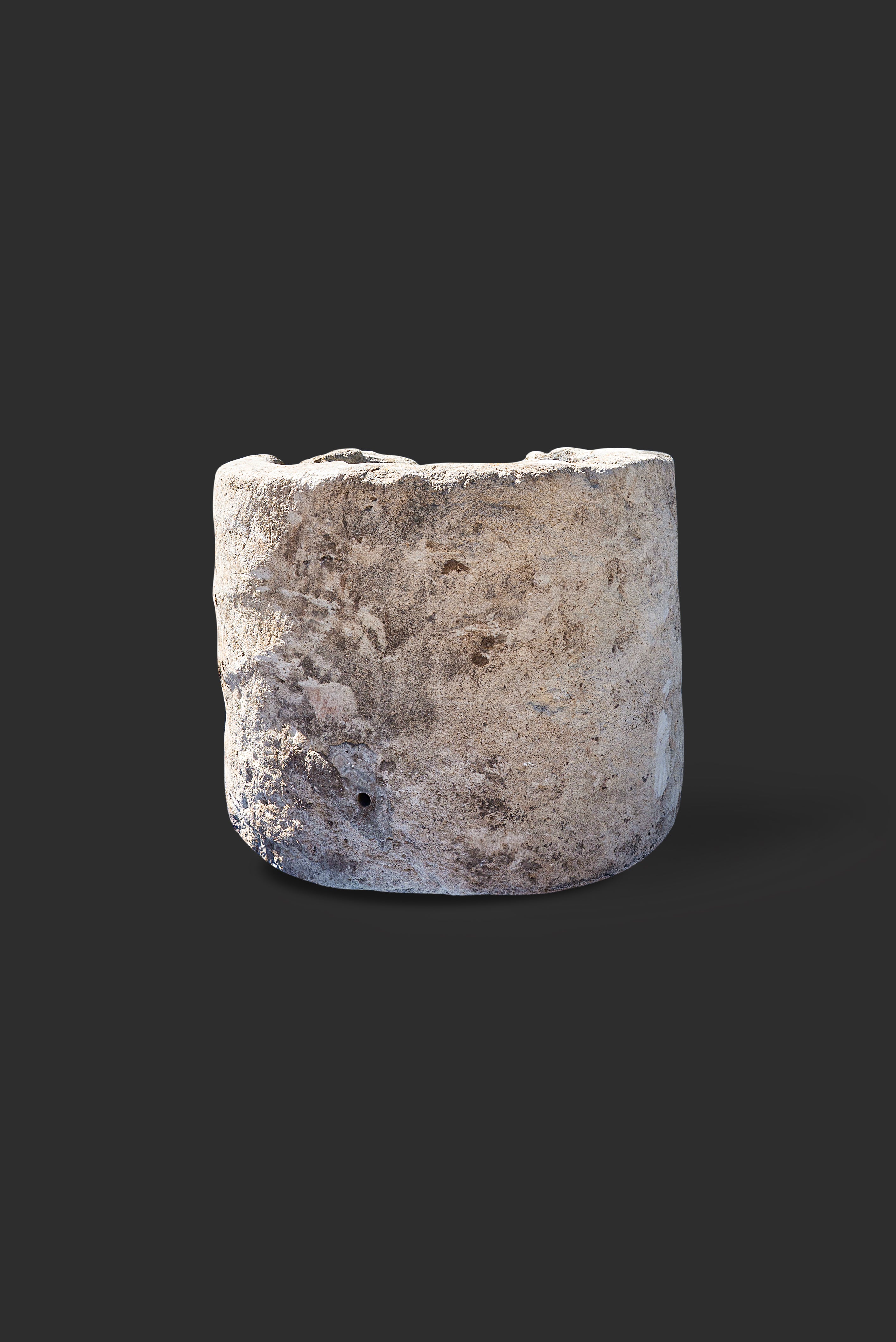 limestone-planter-1068-1