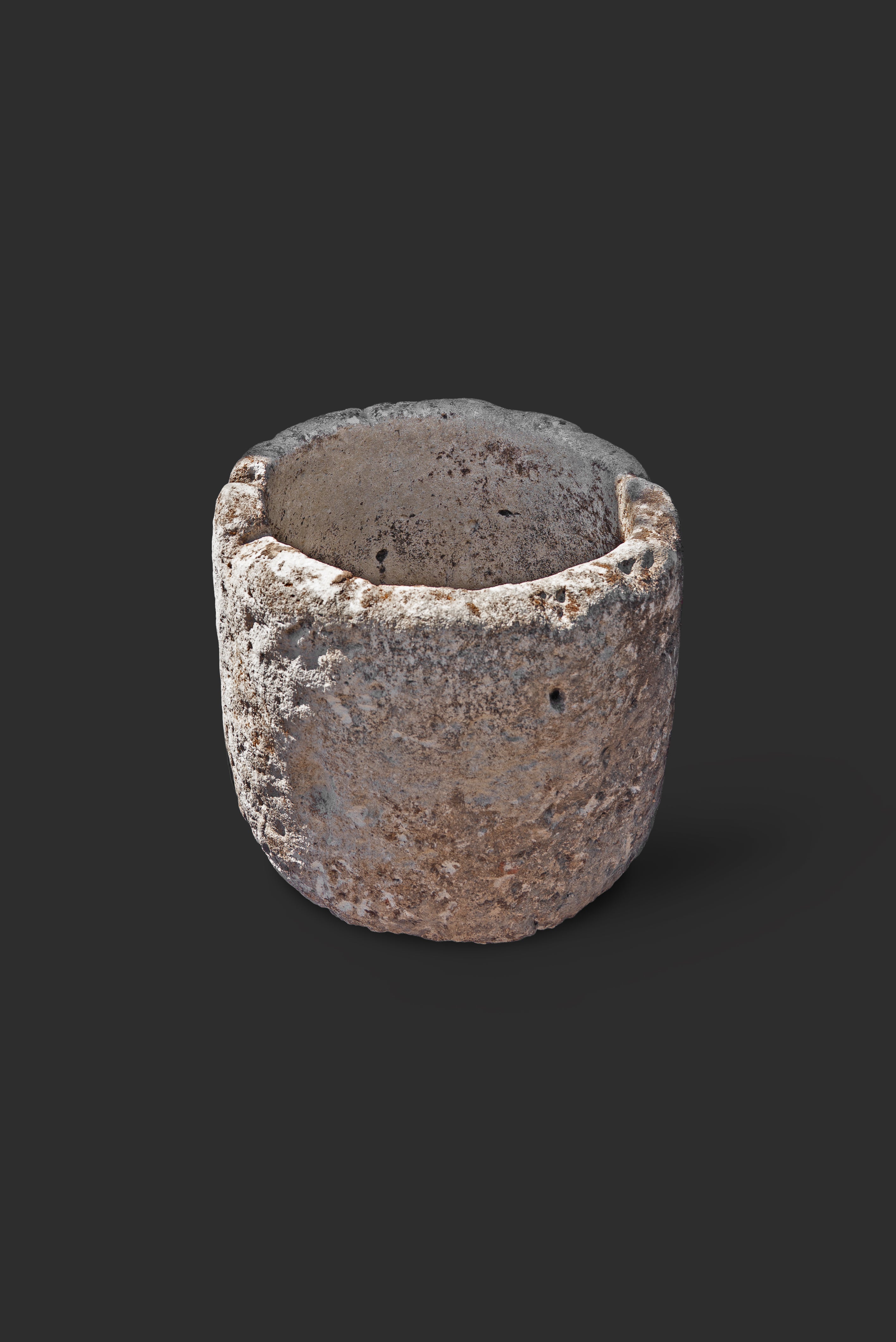limestone-planter-1070-4