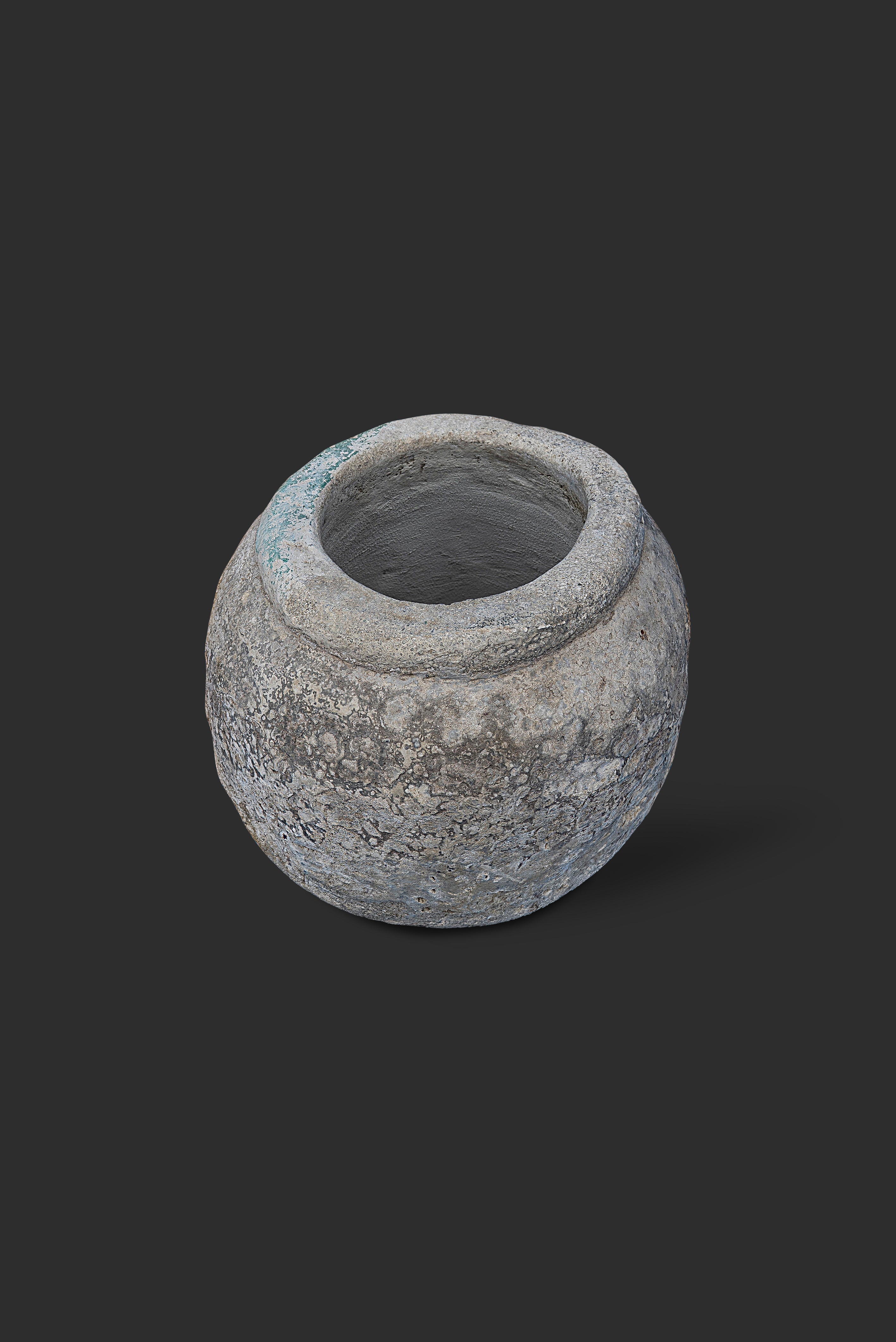 limestone-planter-1075-4