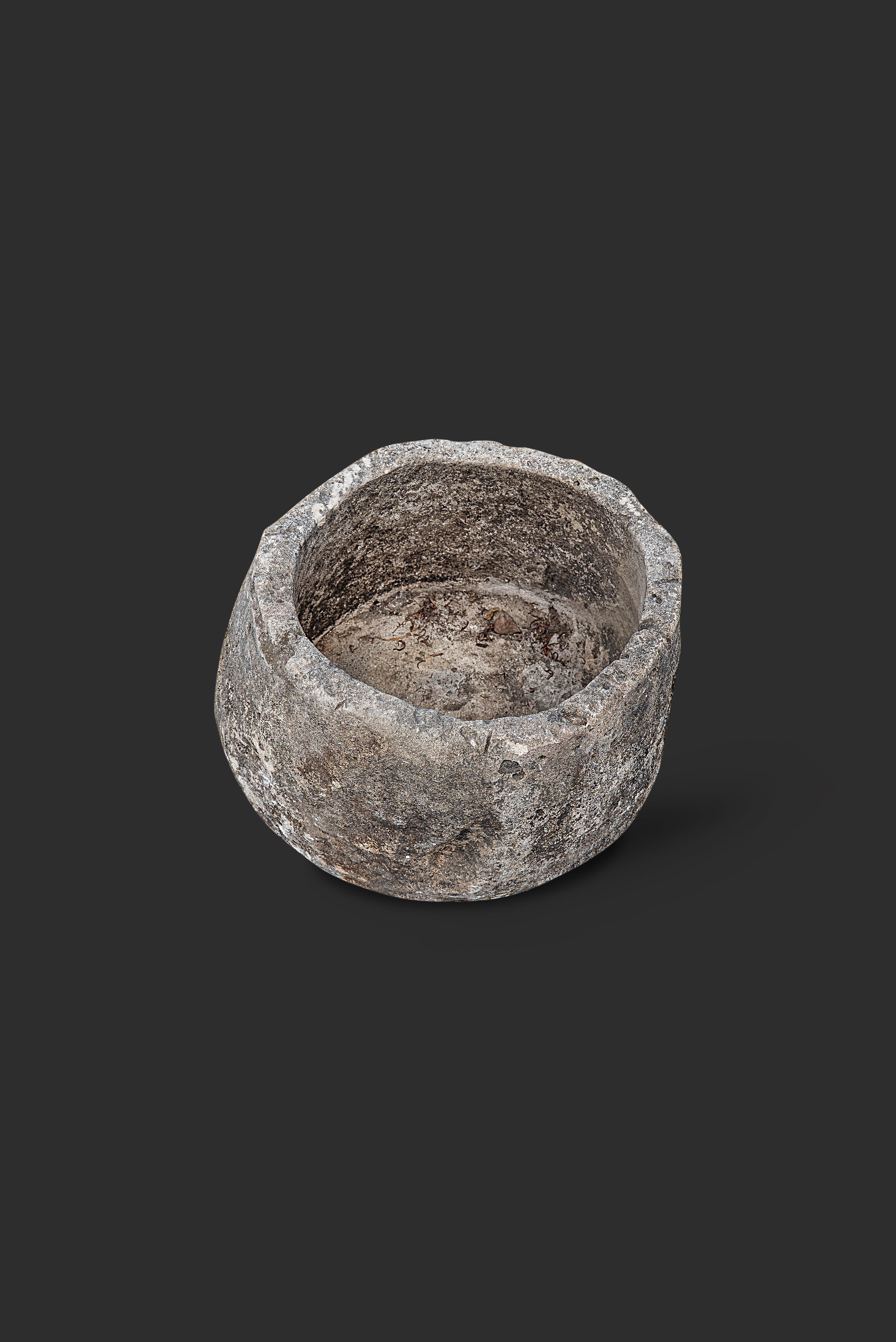limestone-planter-1077-4