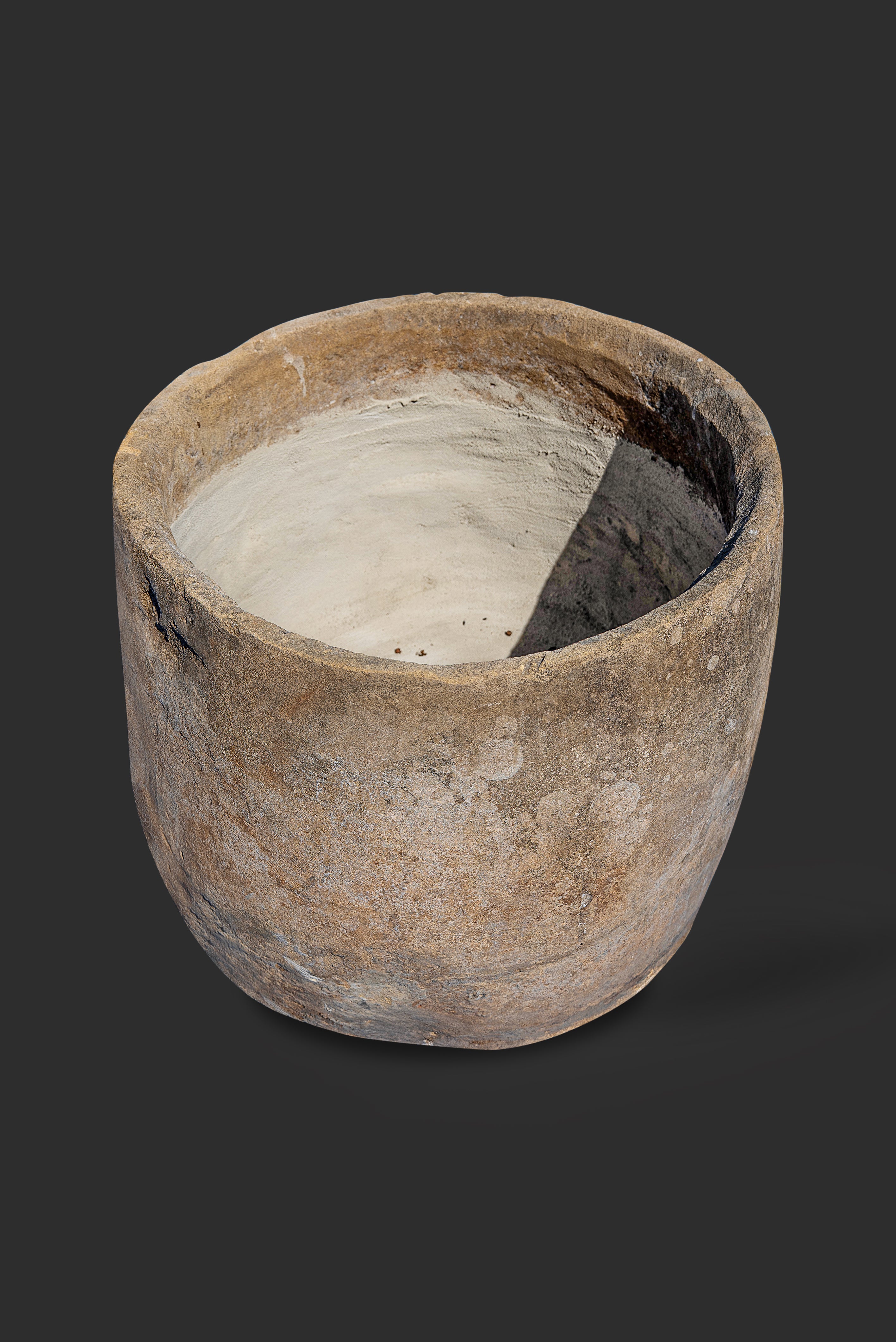 limestone-planter-1008-4