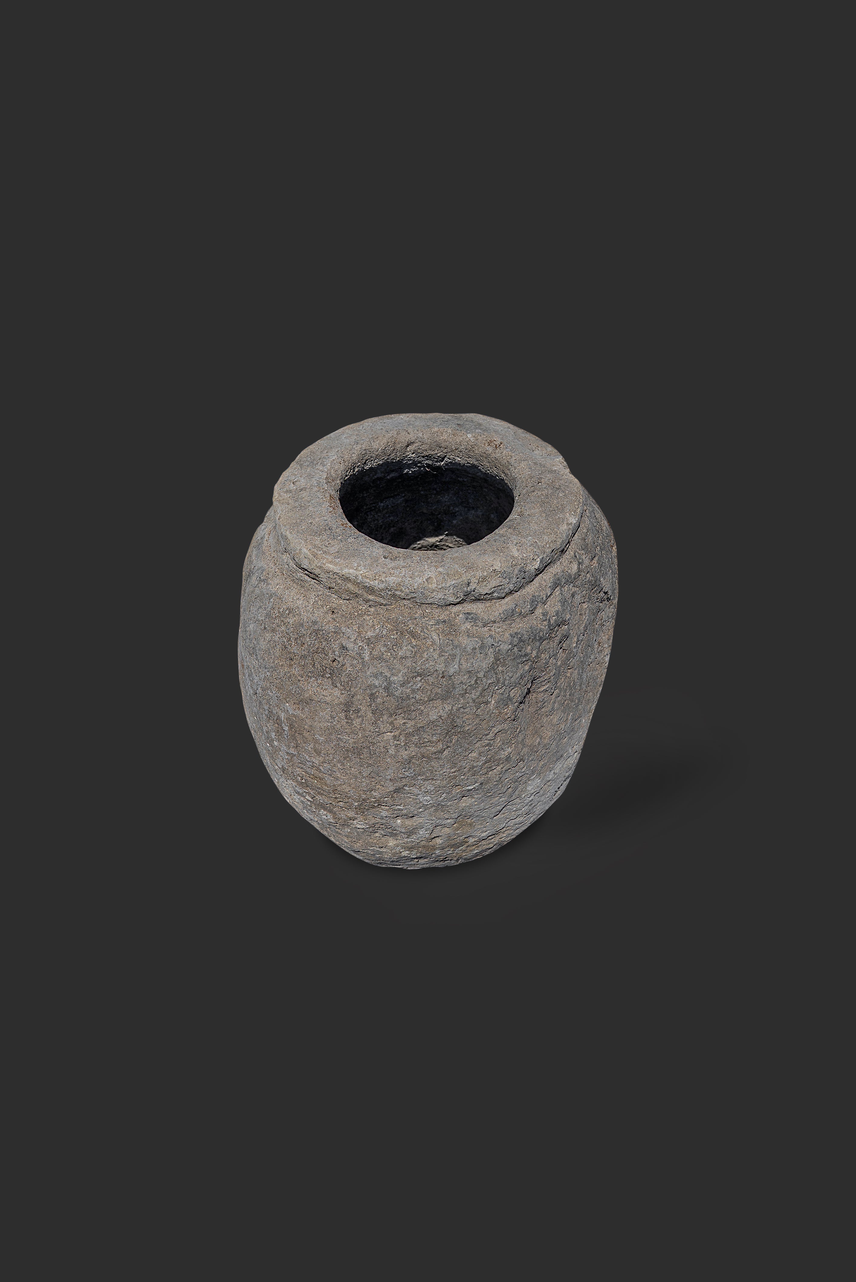 limestone-planter-1083-4