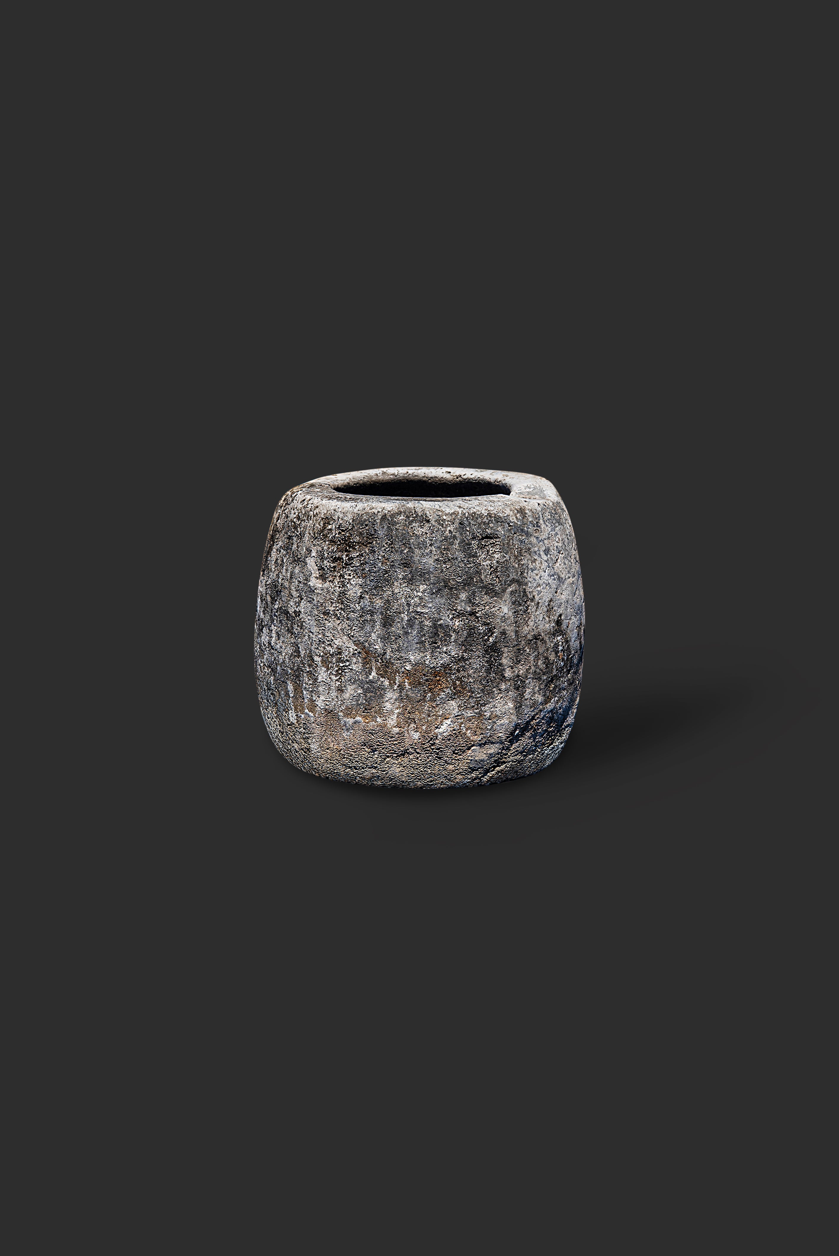 limestone-planter-1085-3