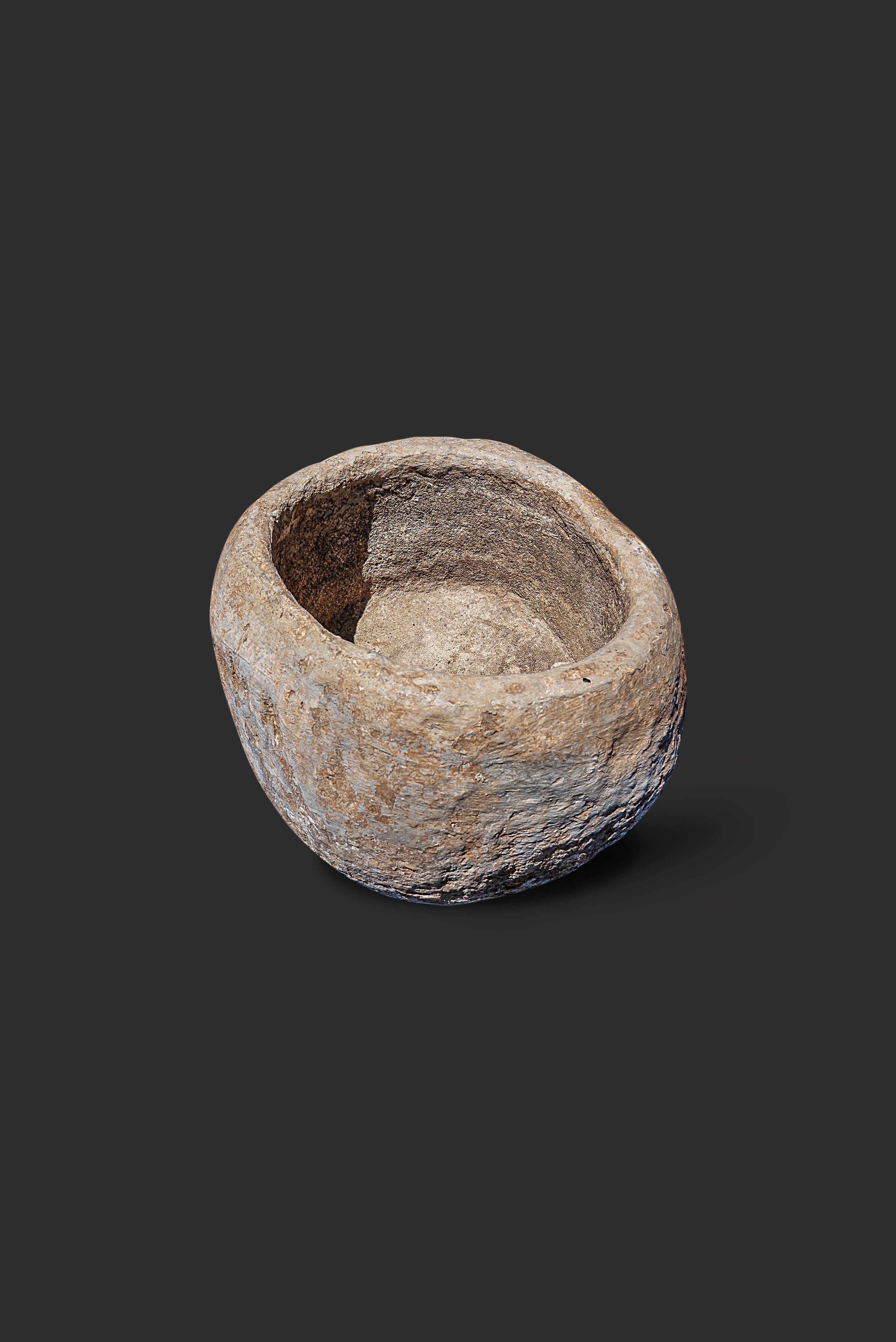 limestone-planter-1086-4