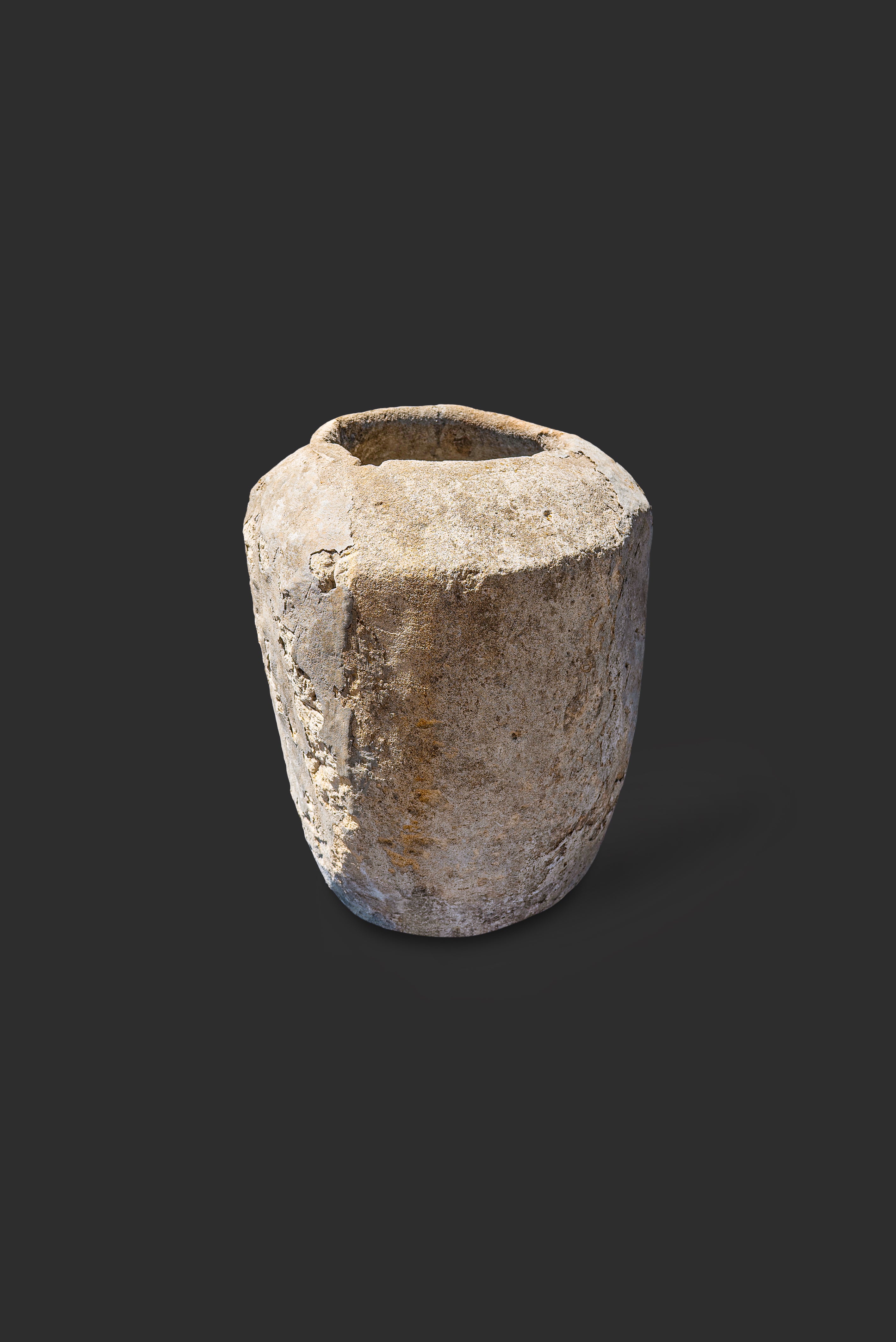 limestone-planter-1093-3