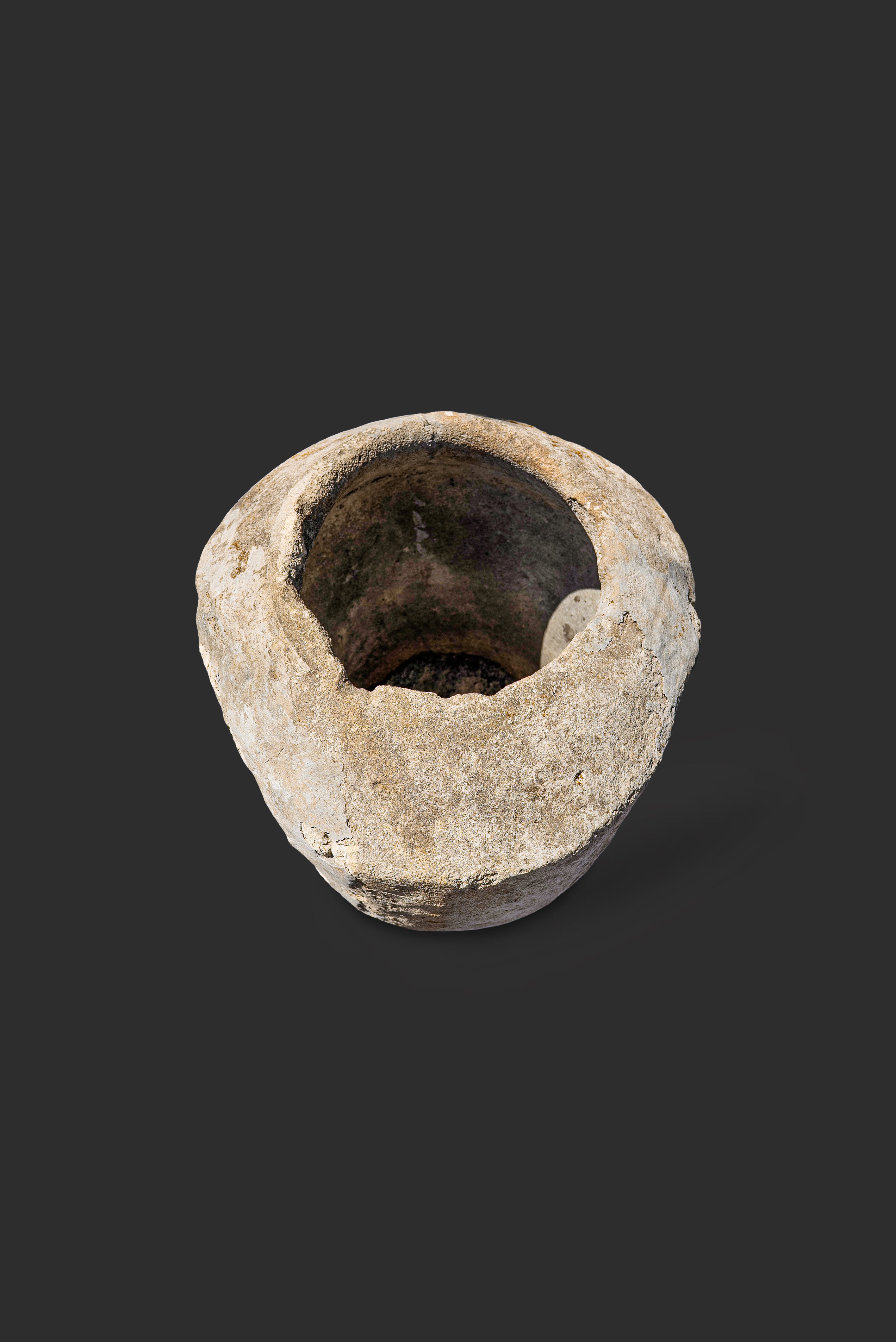 limestone-planter-1093-4