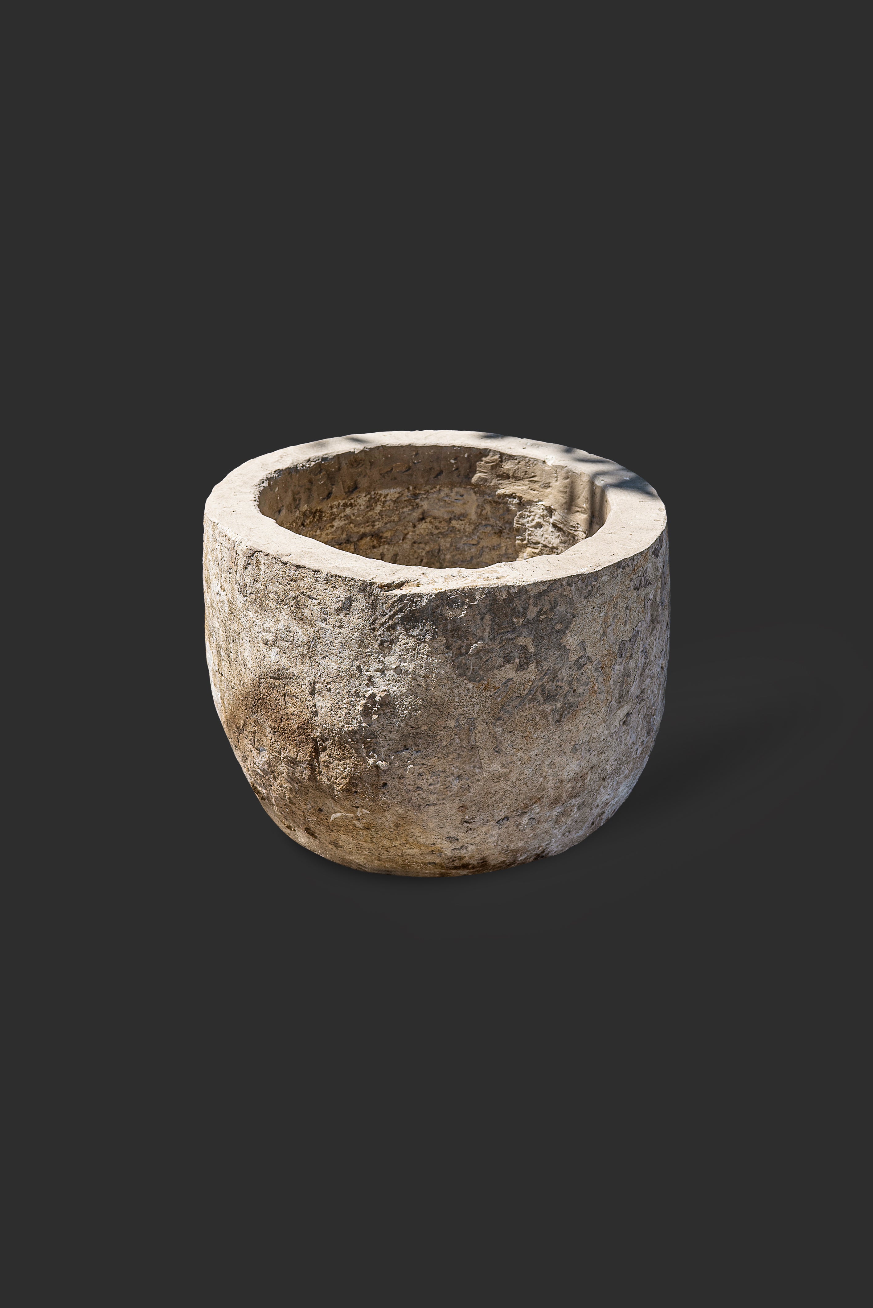 limestone-planter-1097-3