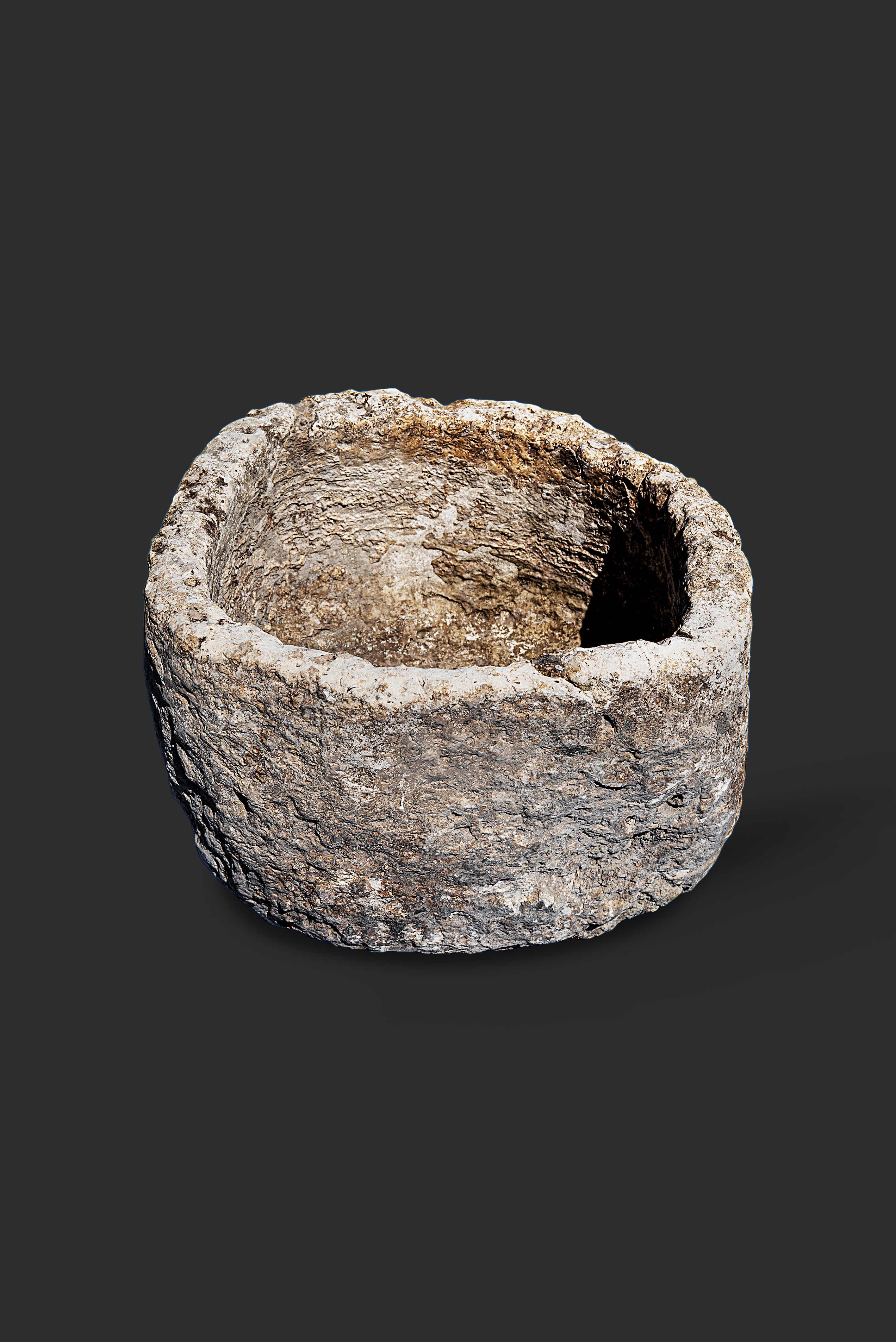 limestone-planter-1012-4