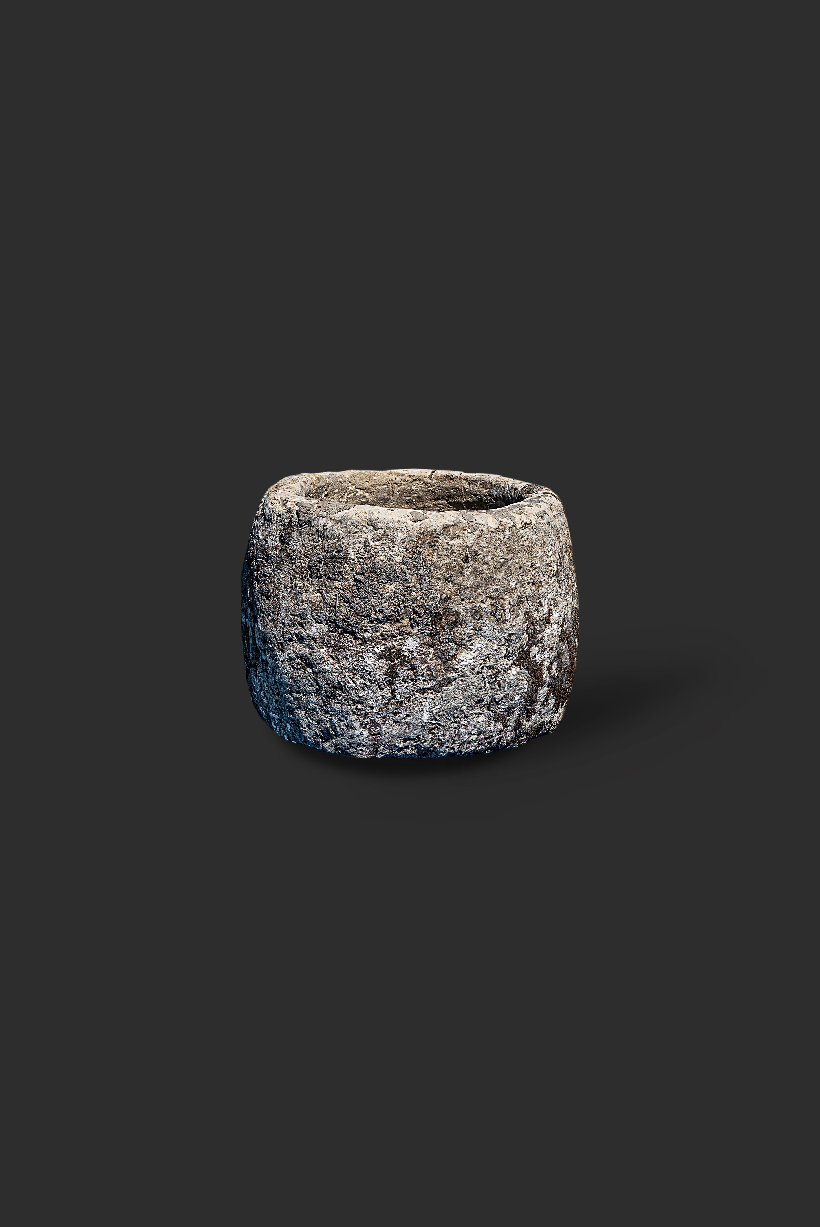 limestone-planter-1013-1
