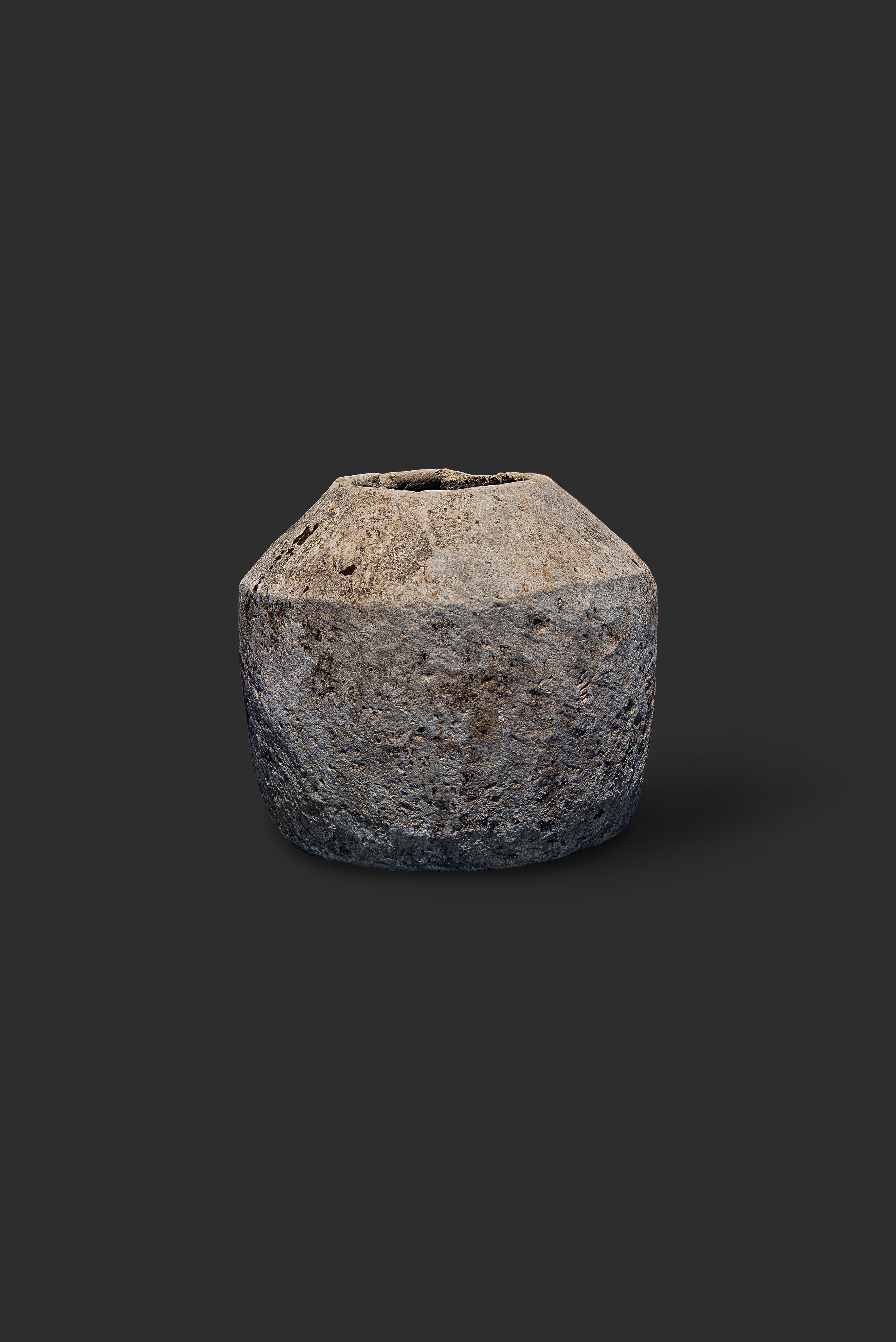 limestone-planter-1022-1