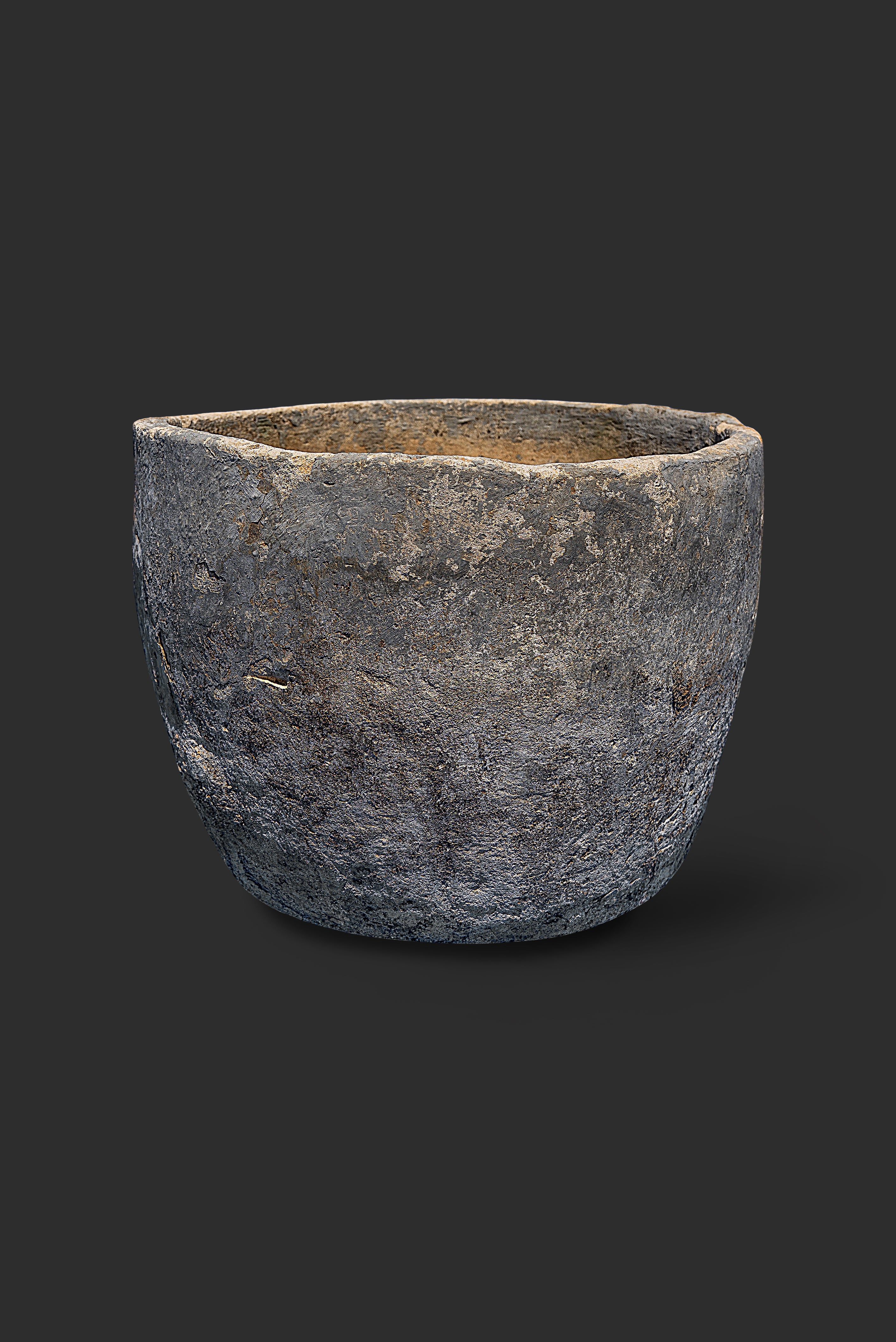 limestone-planter-1023-1