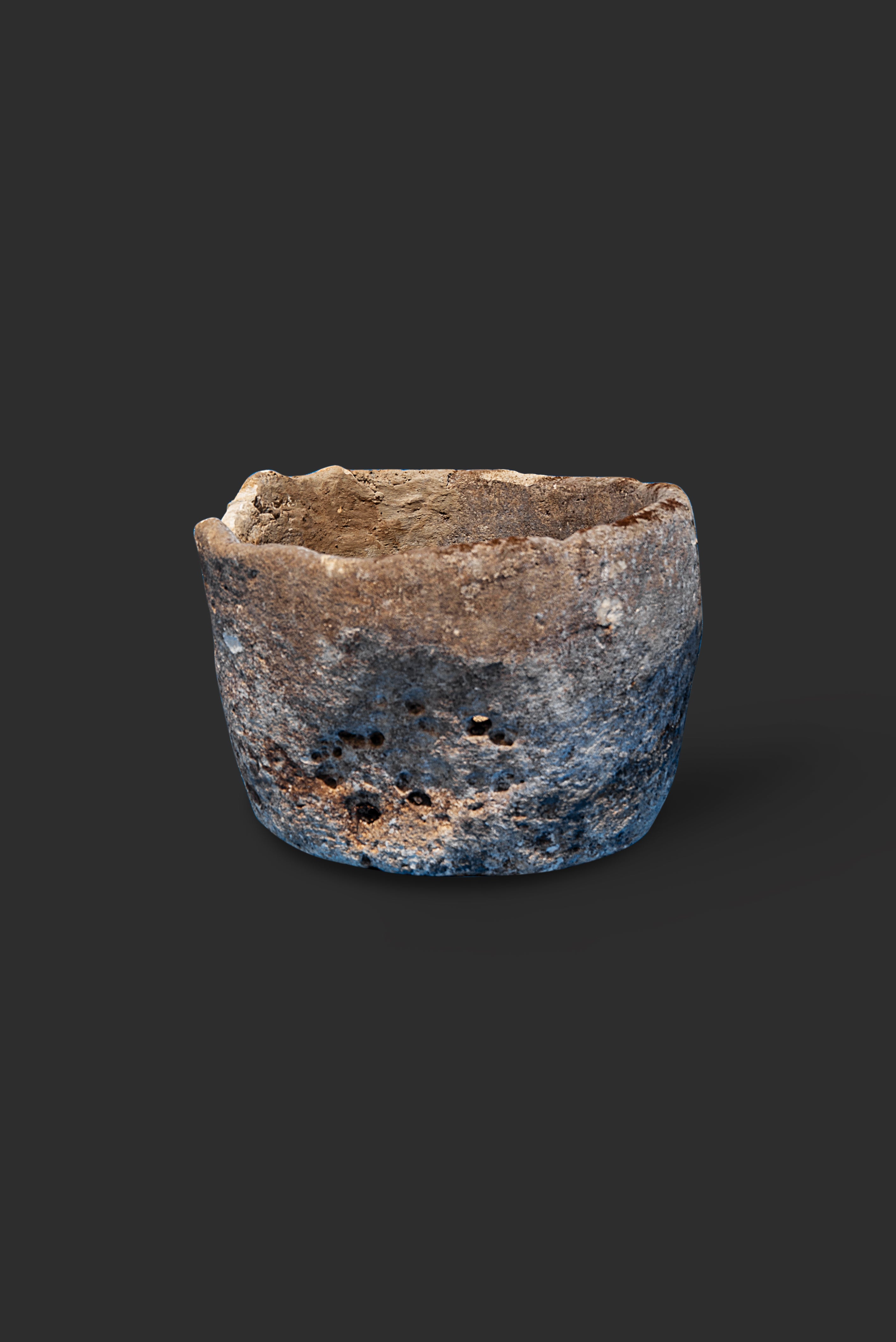limestone-planter-1025-1