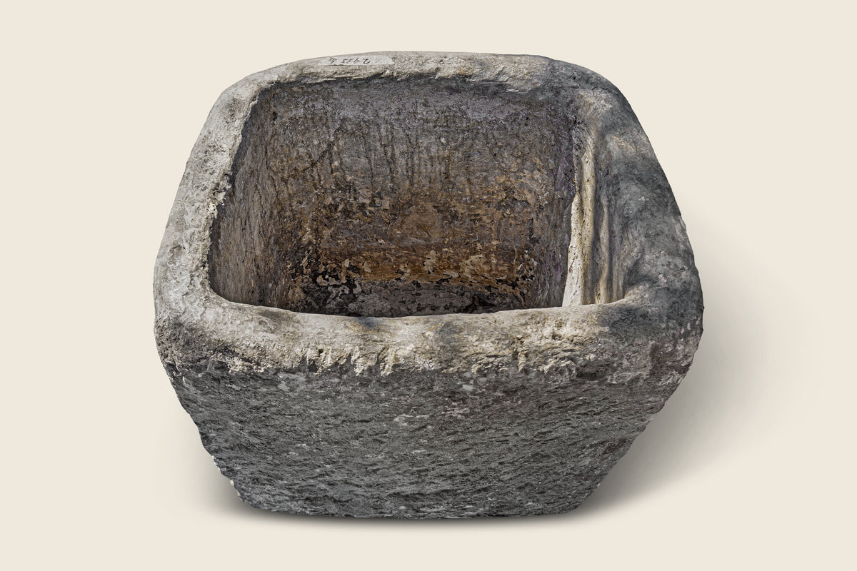 Limestone 2038 planter