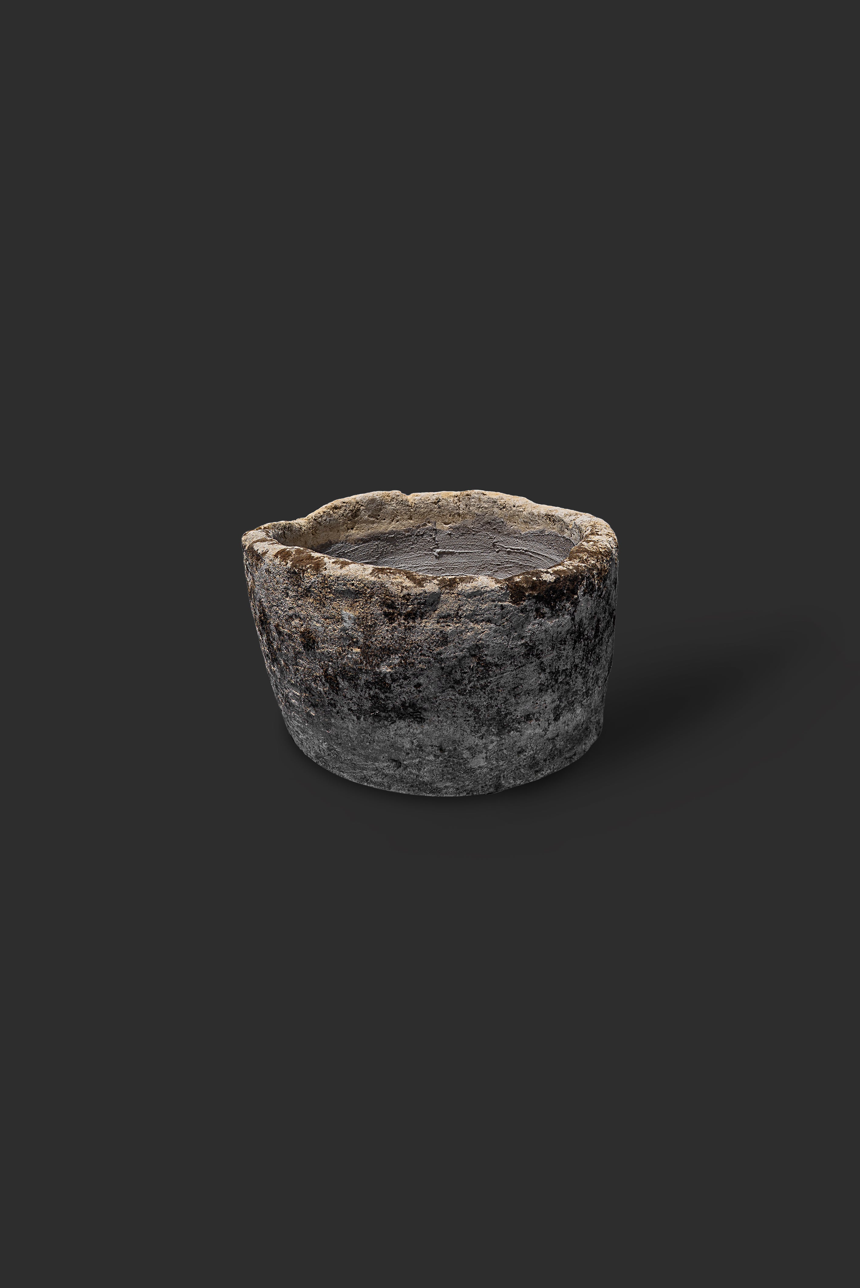 limestone-planter-1027-1