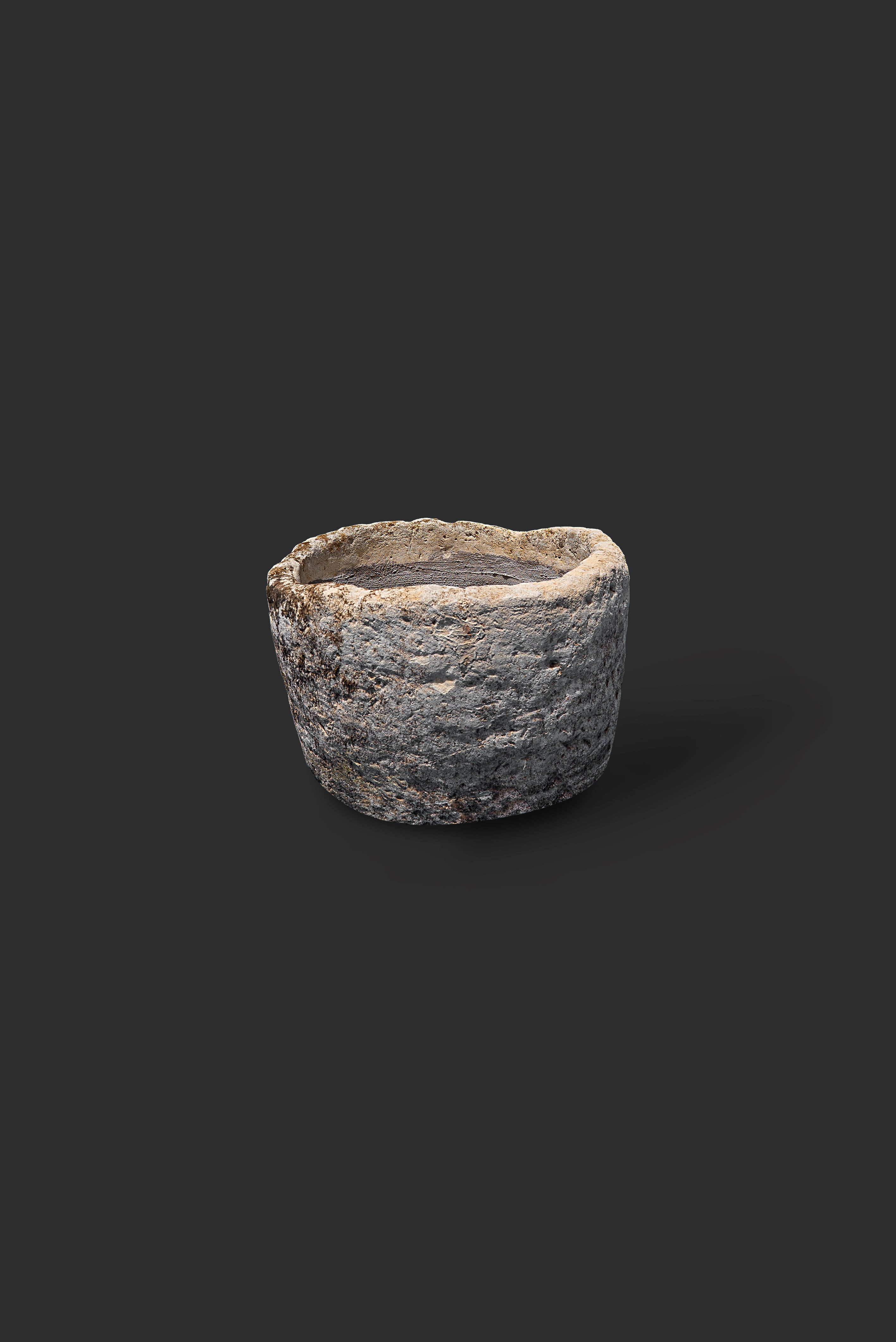 limestone-planter-1027-2
