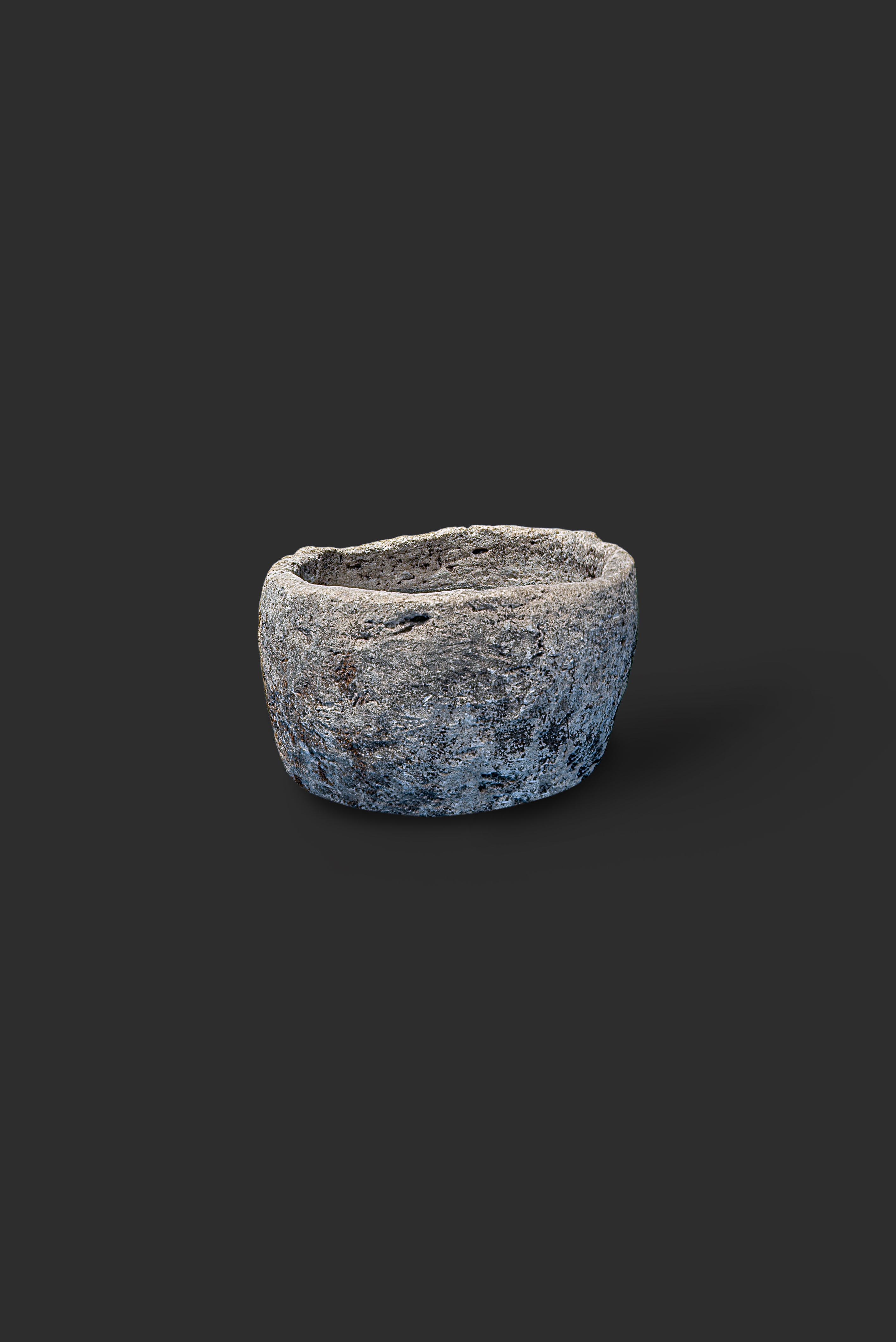 limestone-planter-1029-3