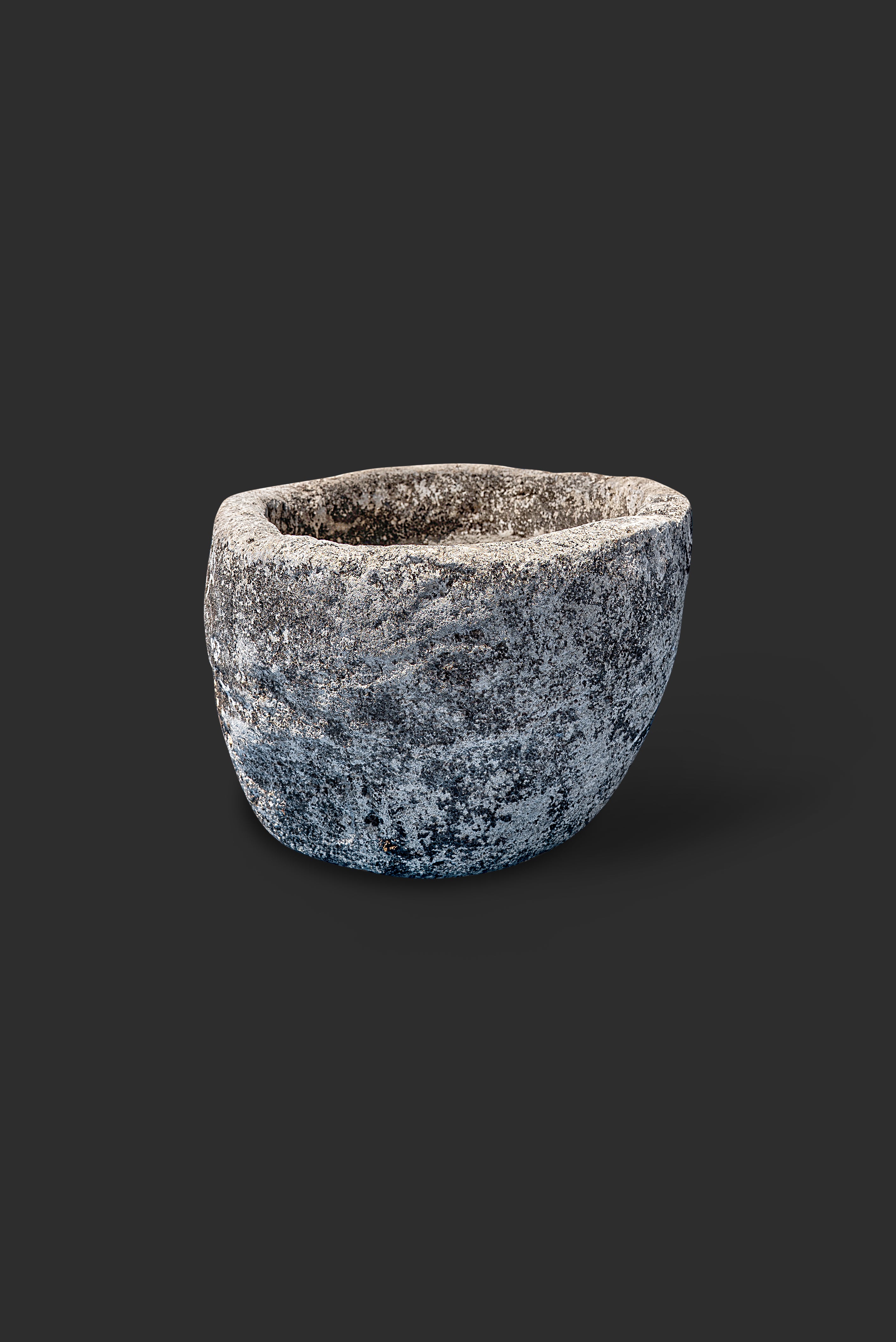 limestone-planter-1033-2