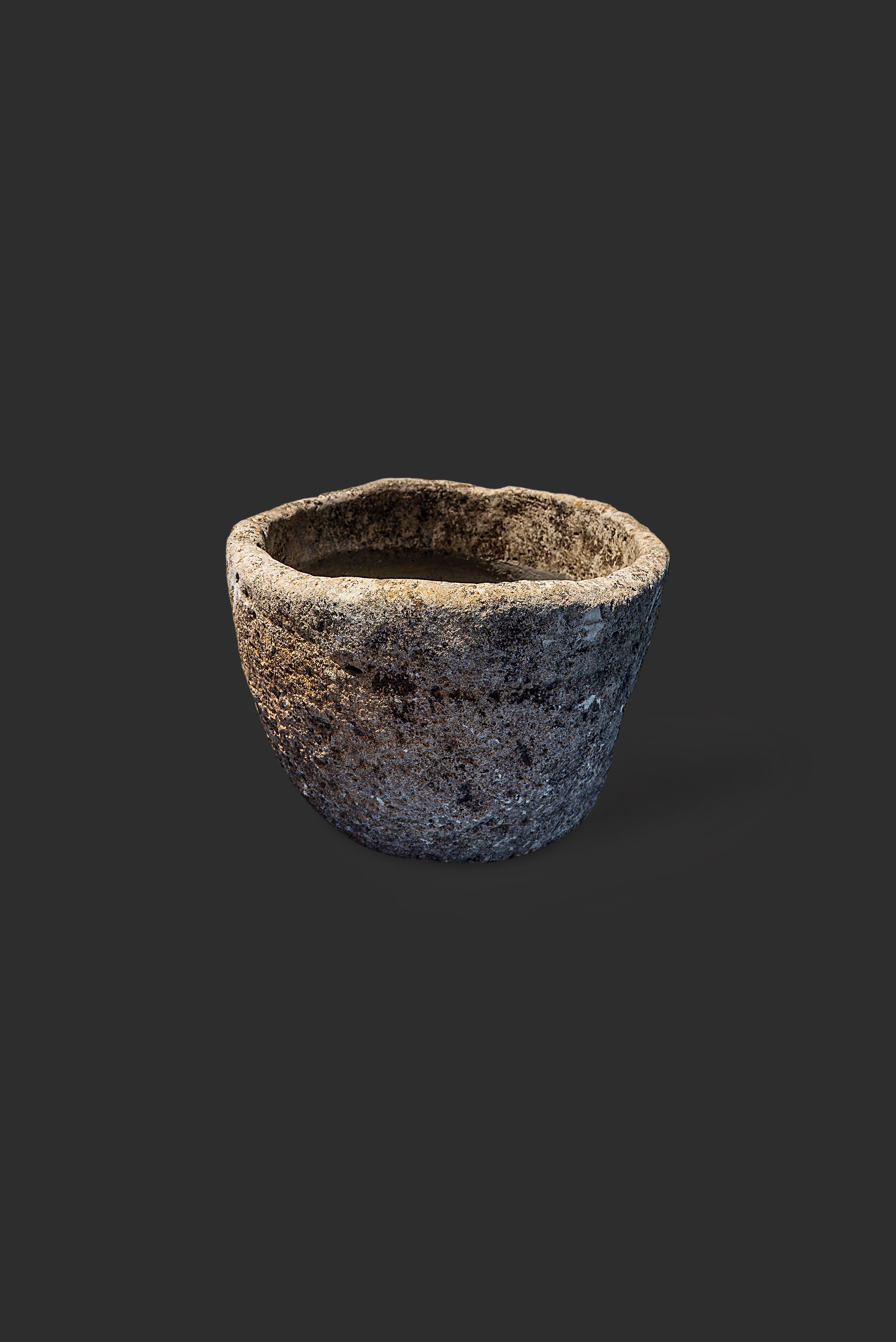 limestone-planter-1042-1