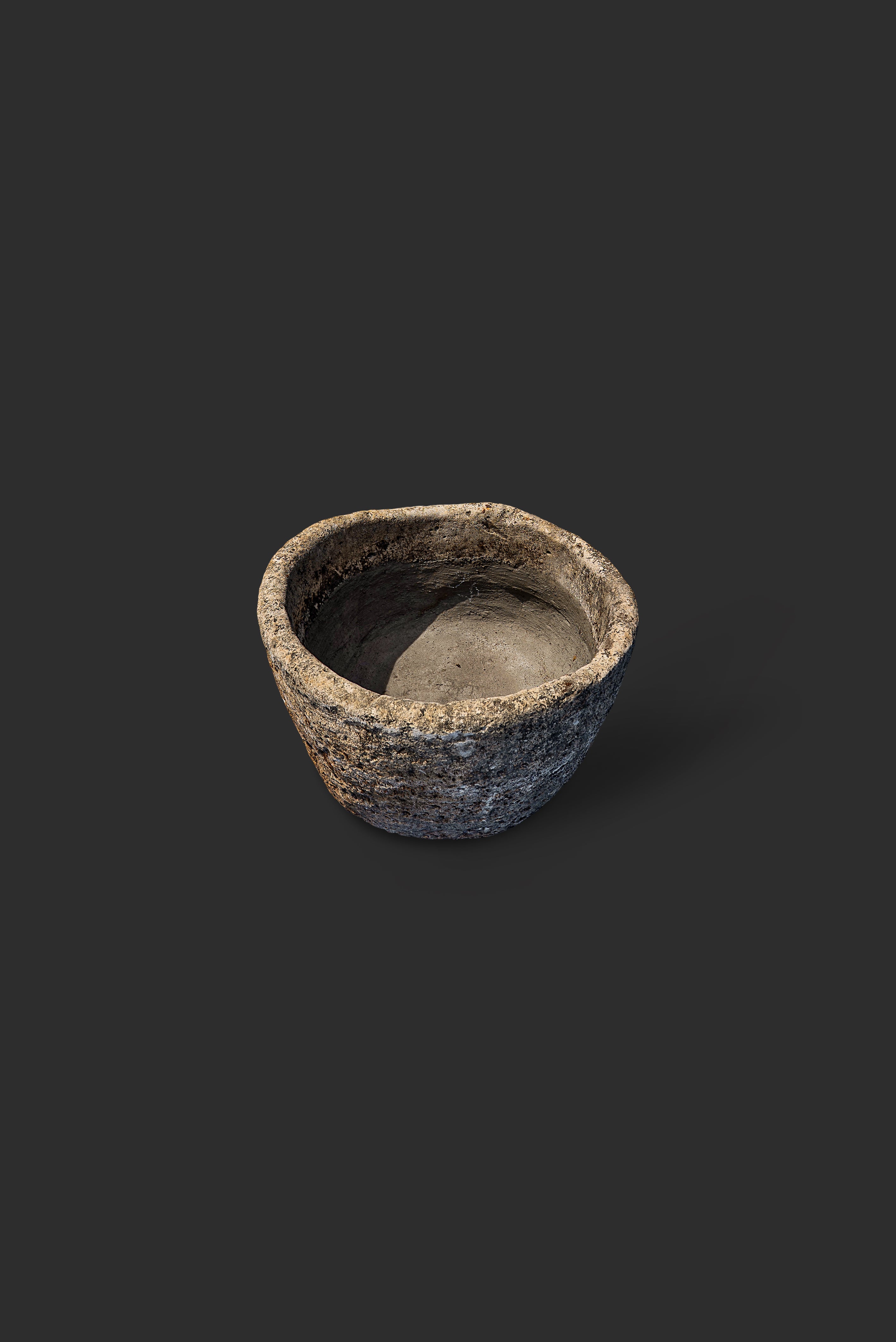 limestone-planter-1042-4