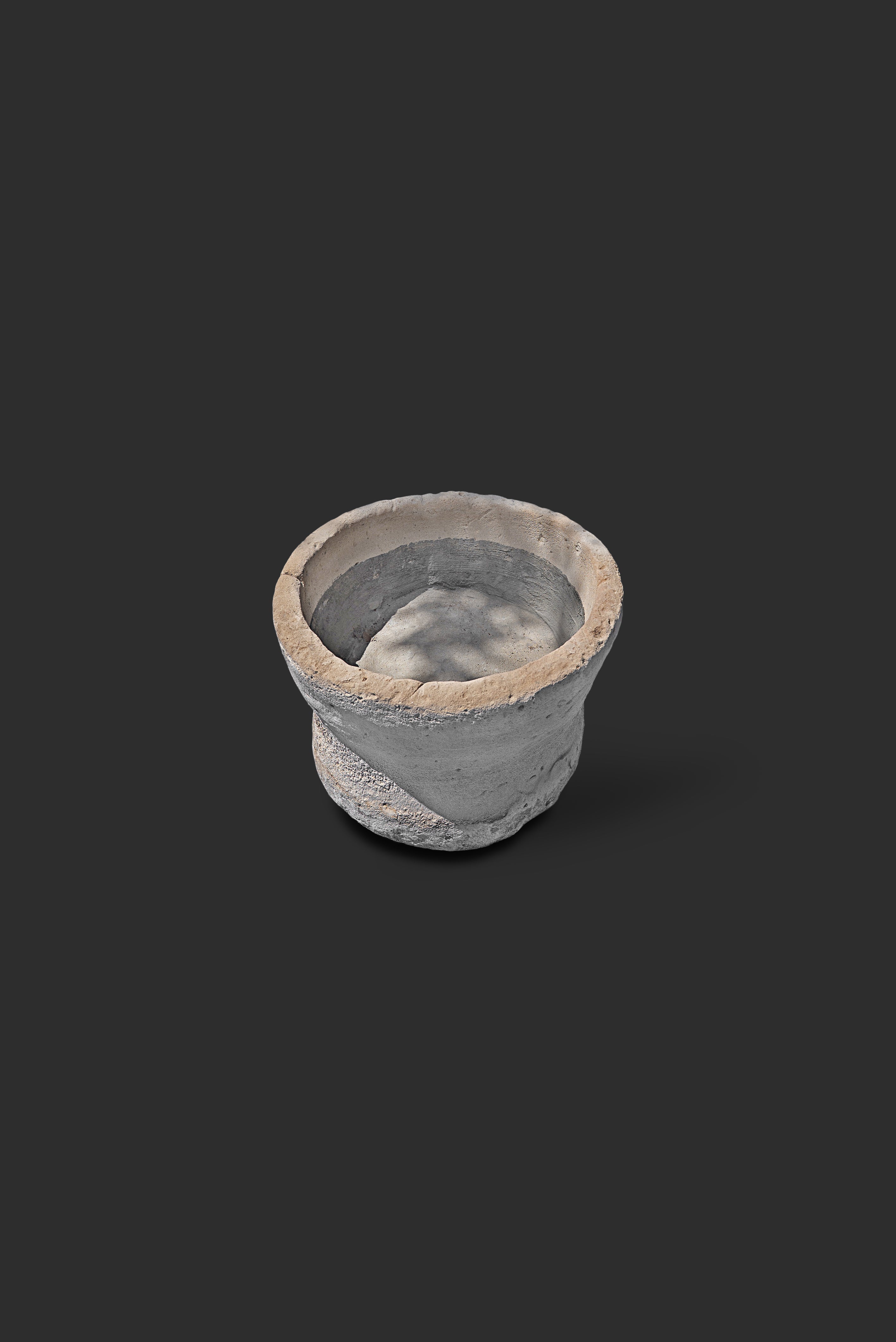 limestone-planter-1043-4