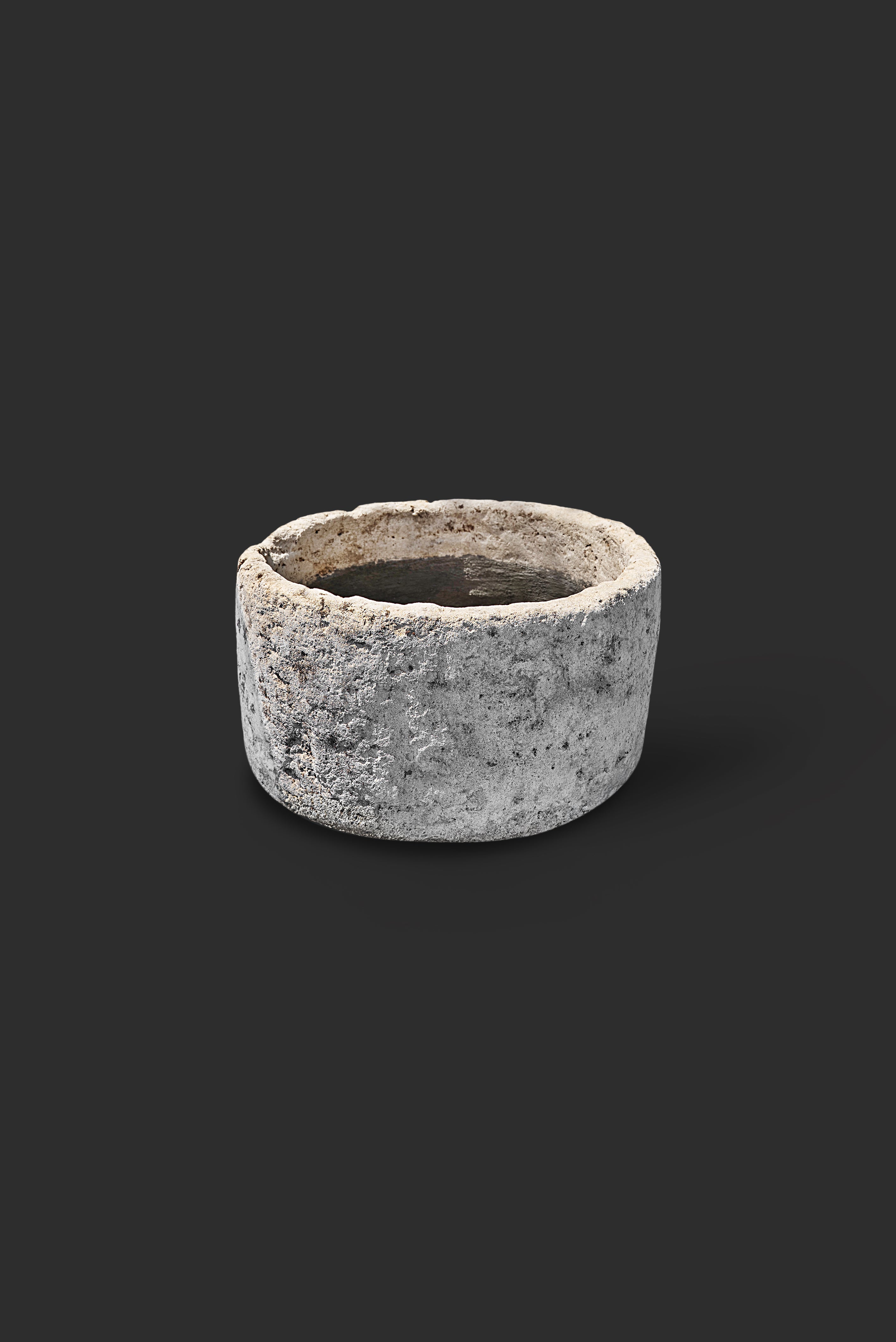 limestone-planter-1046-1