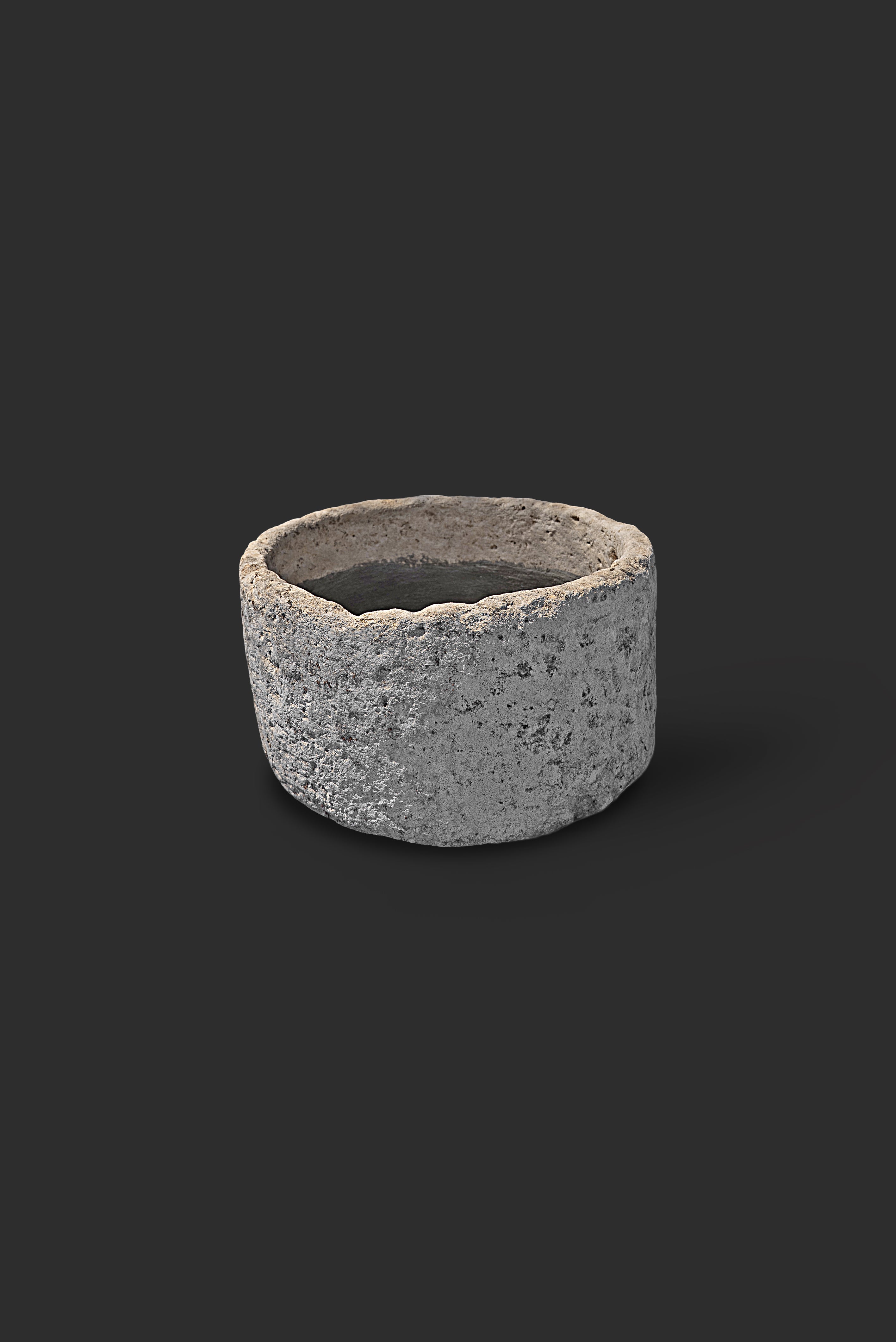 limestone-planter-1046-2