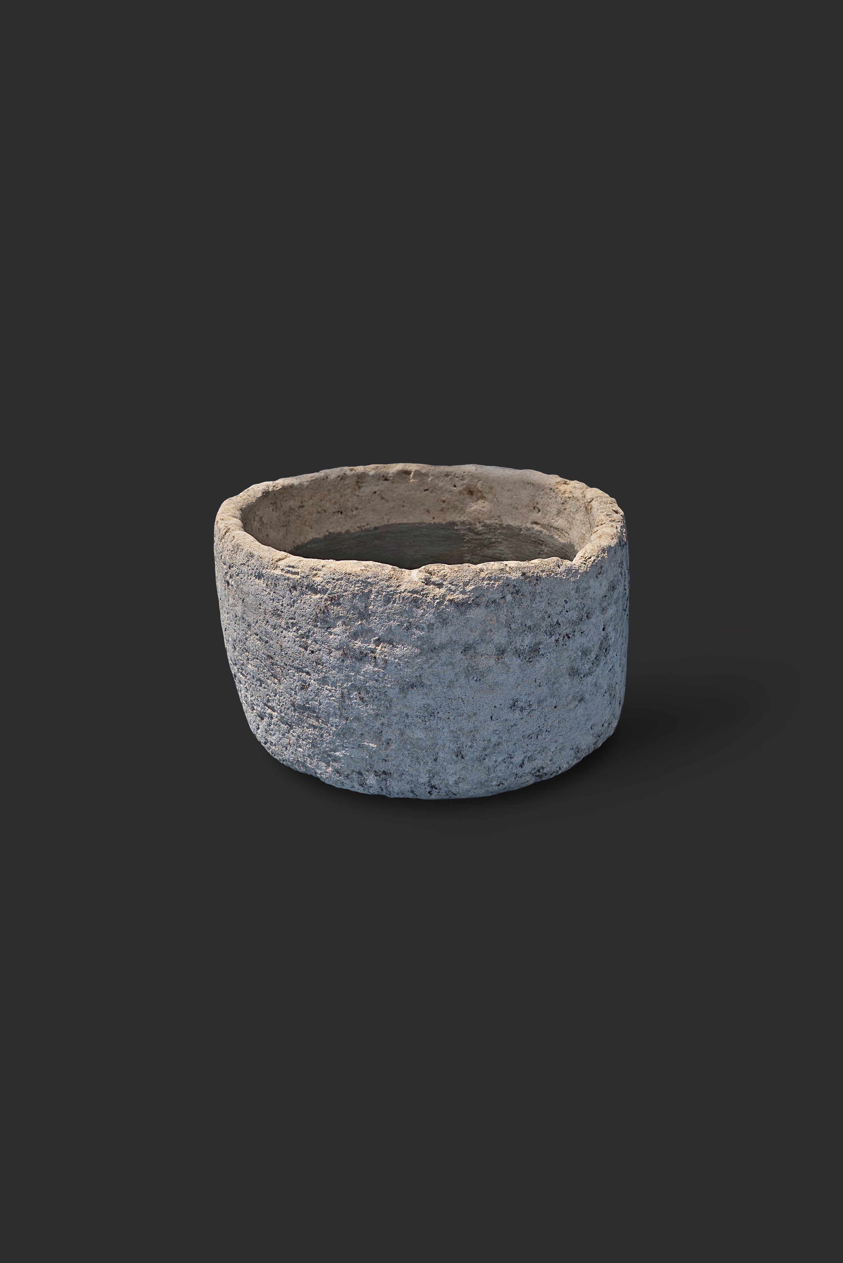 limestone-planter-1046-3