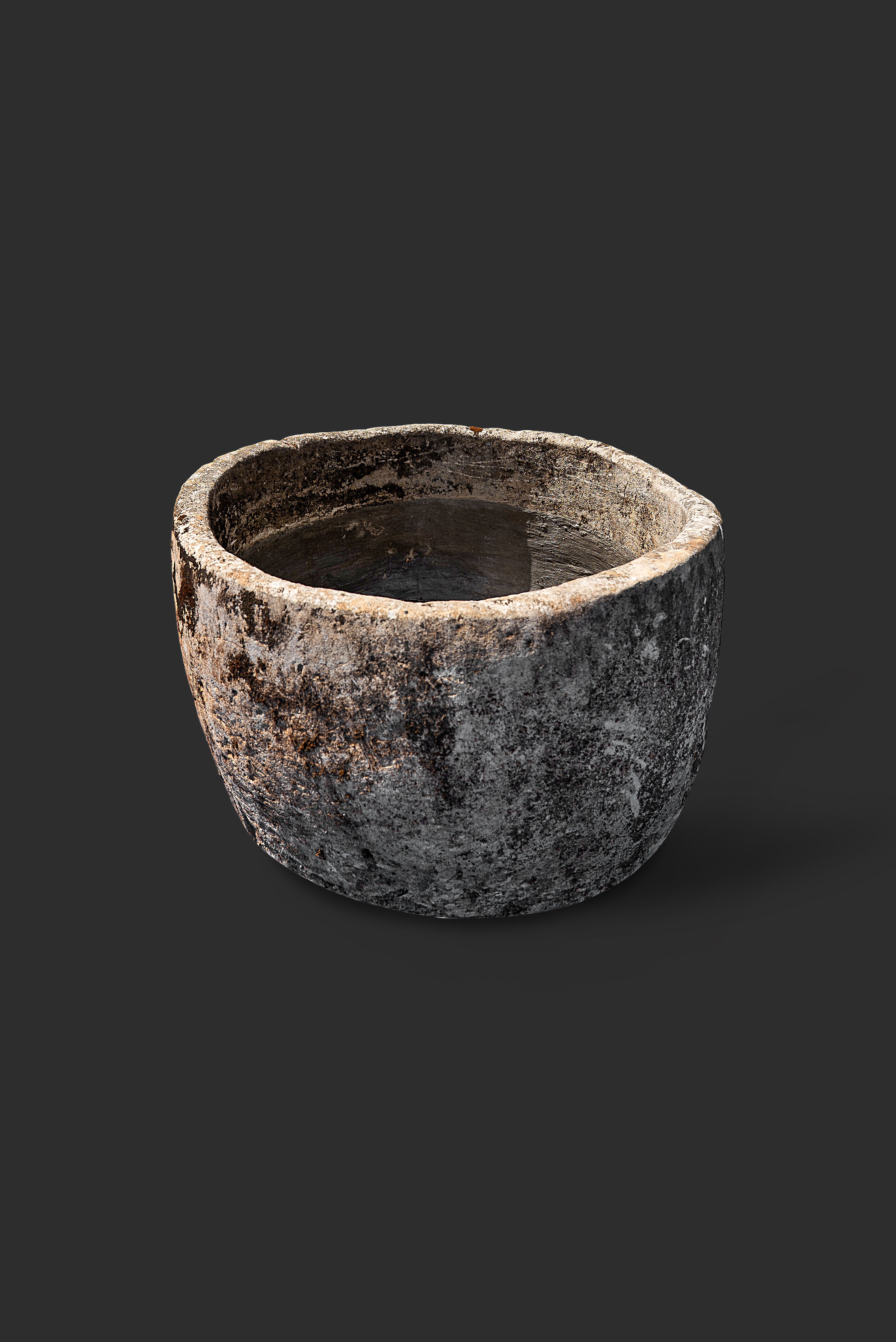 limestone-planter-1050-1