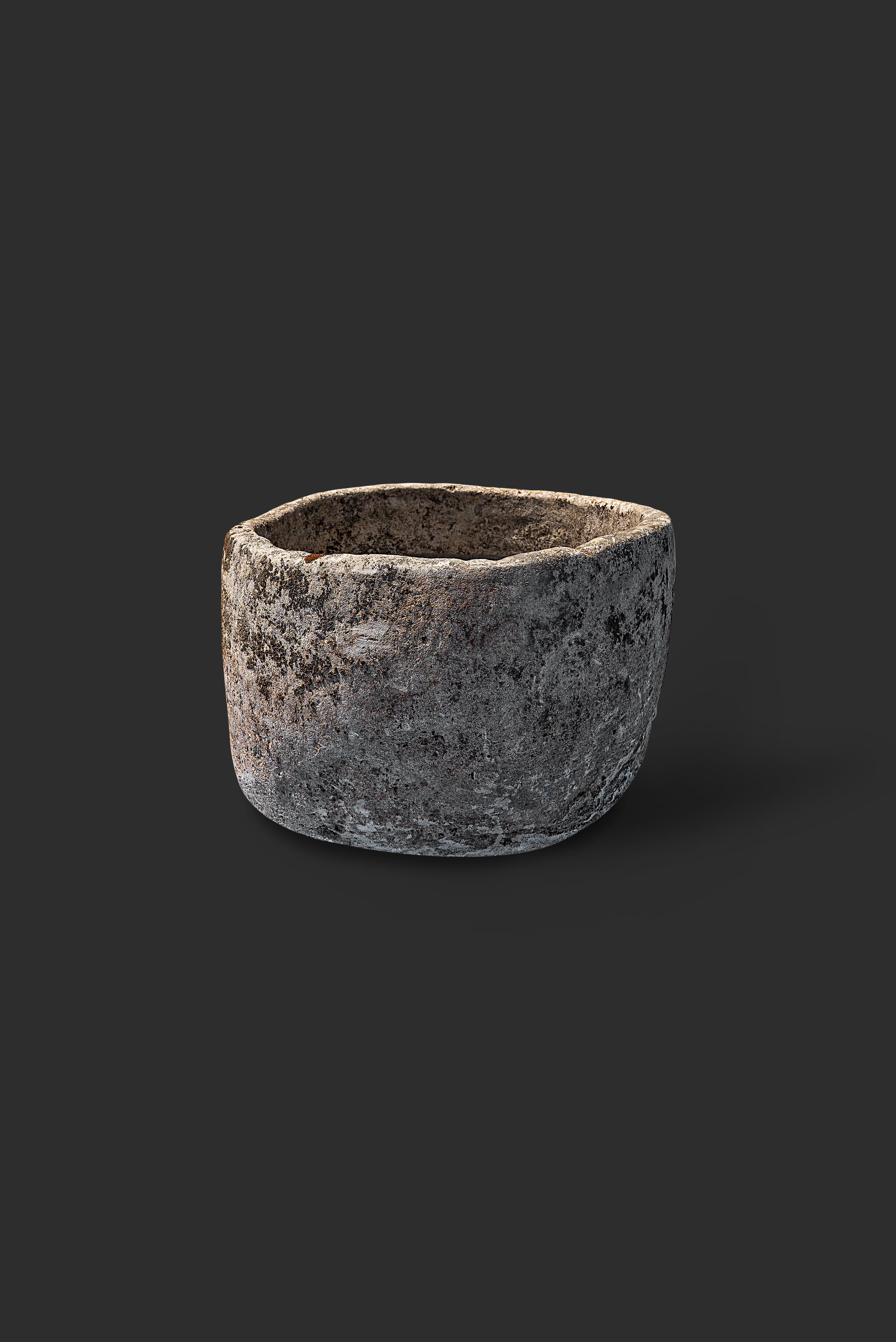 limestone-planter-1050-3