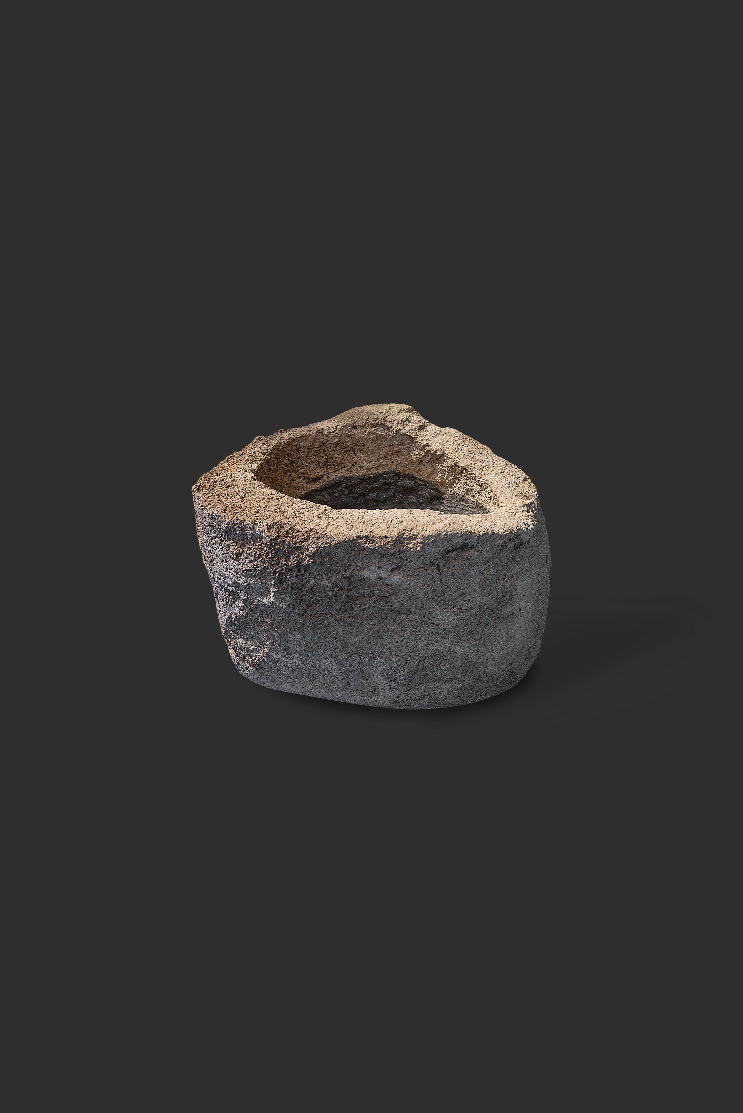 limestone-planter-1055-2