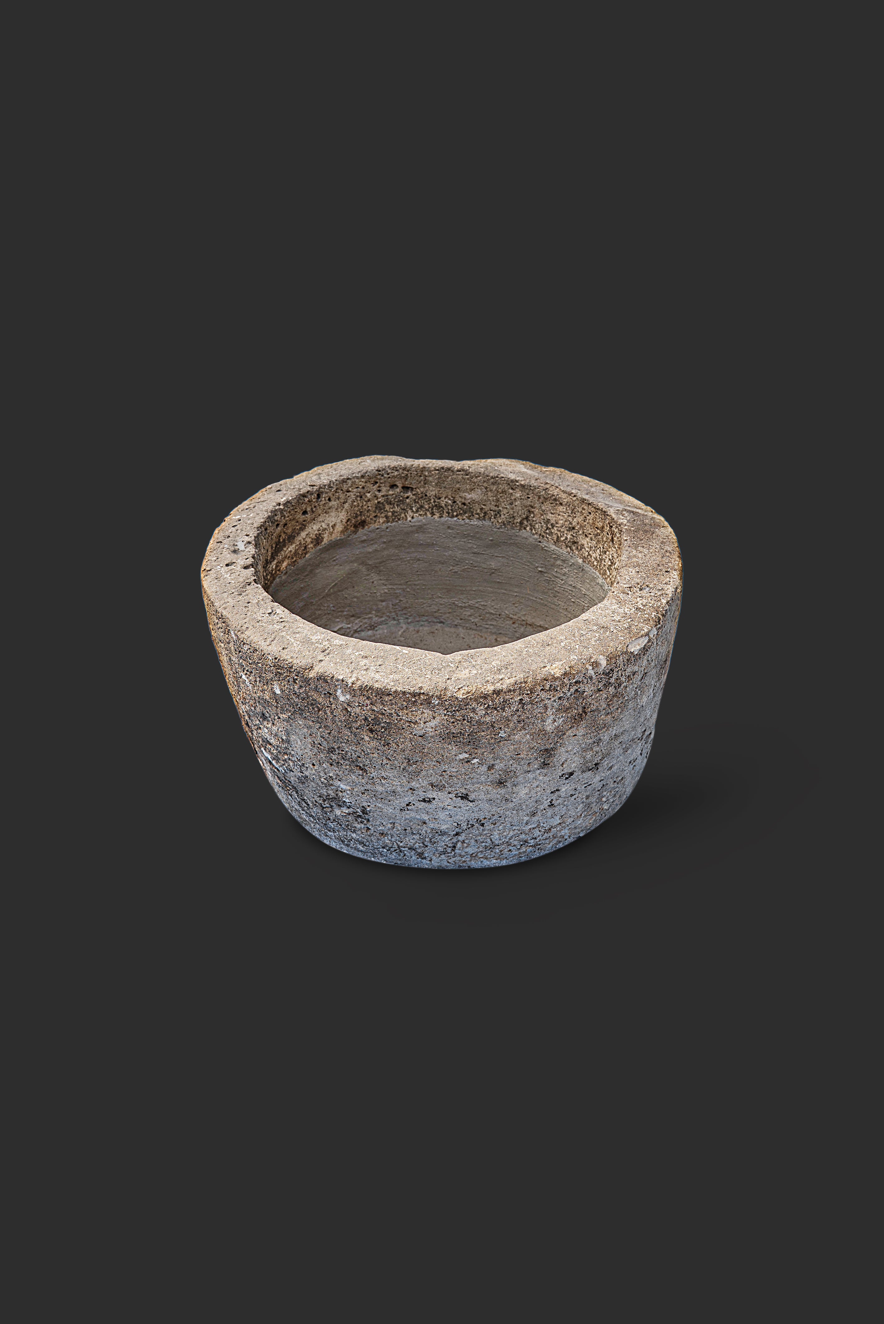 limestone-planter-1057-4