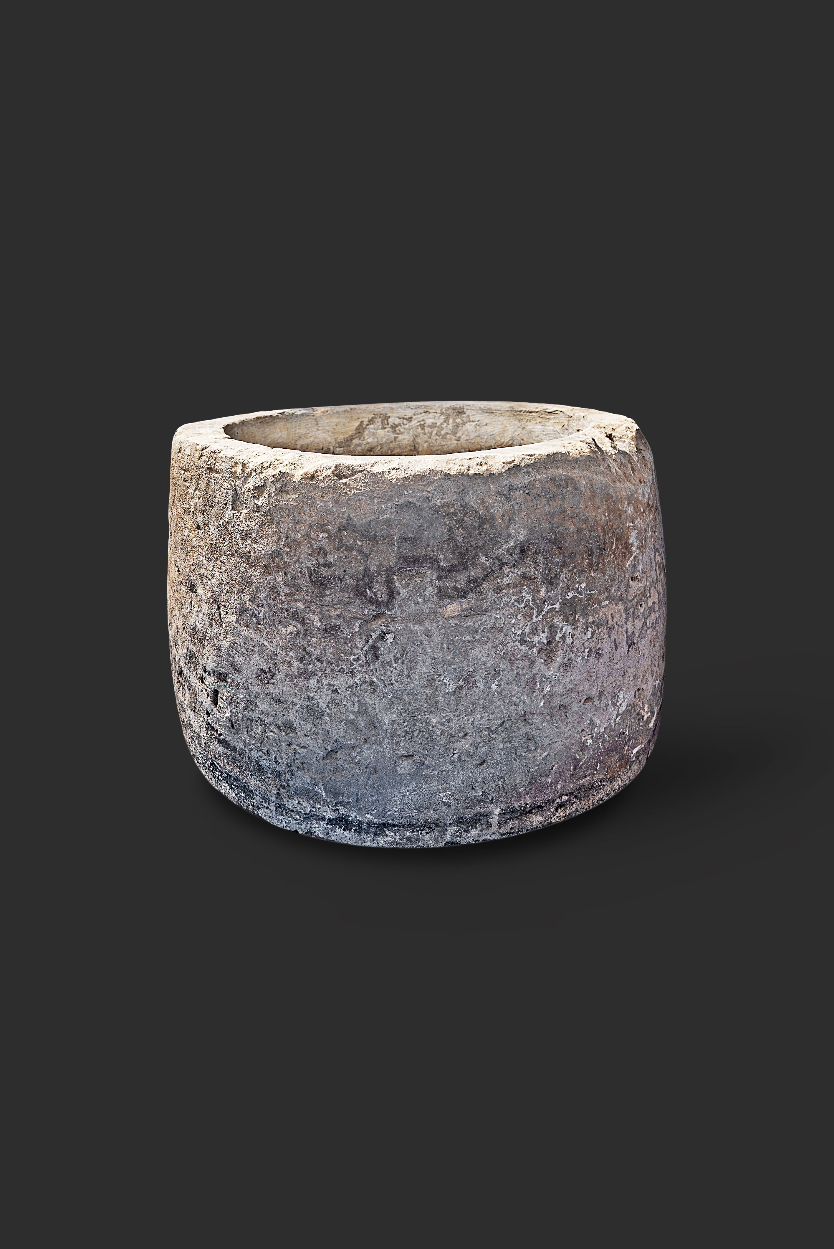 limestone-planter-1060-3
