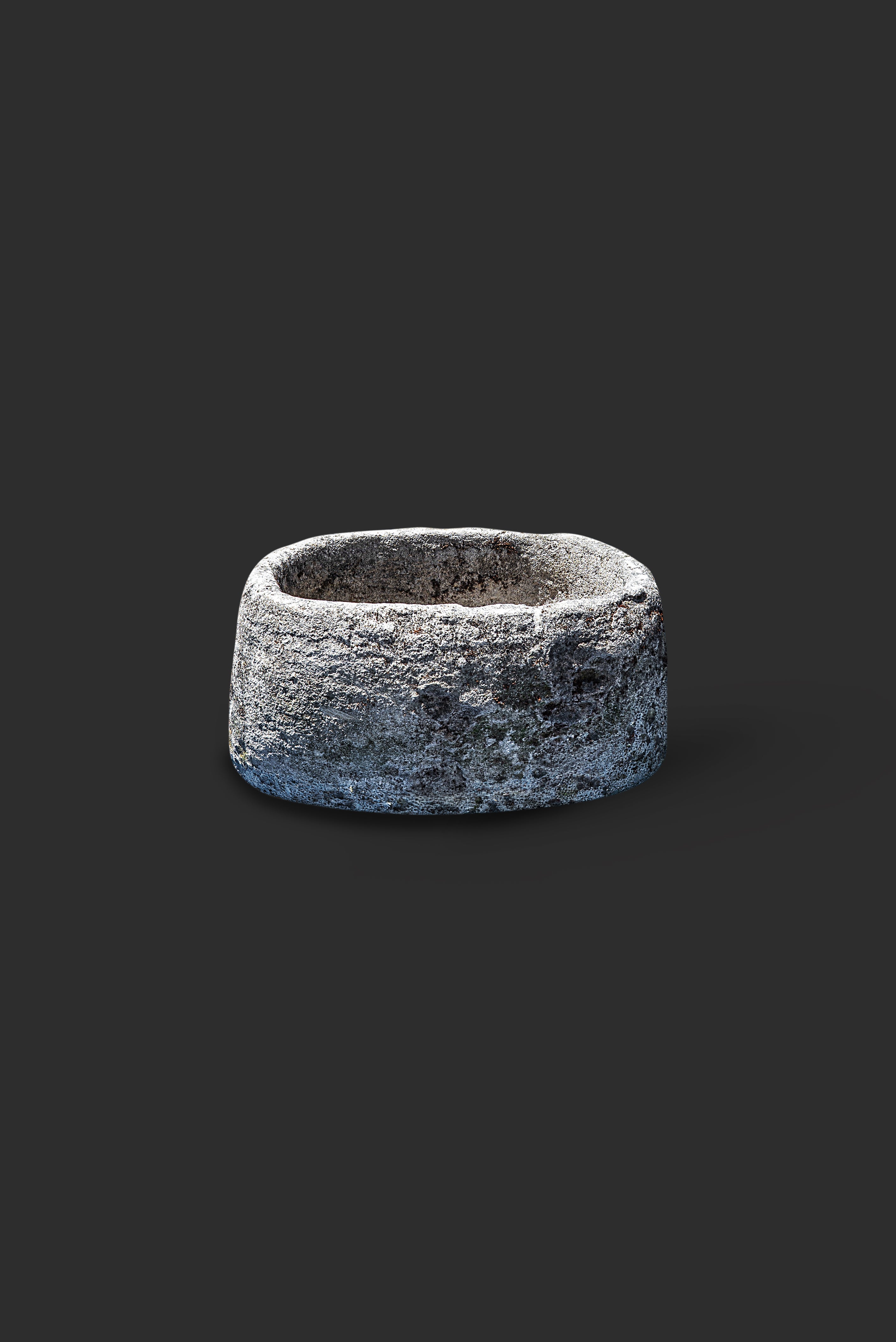 limestone-planter-1063-3